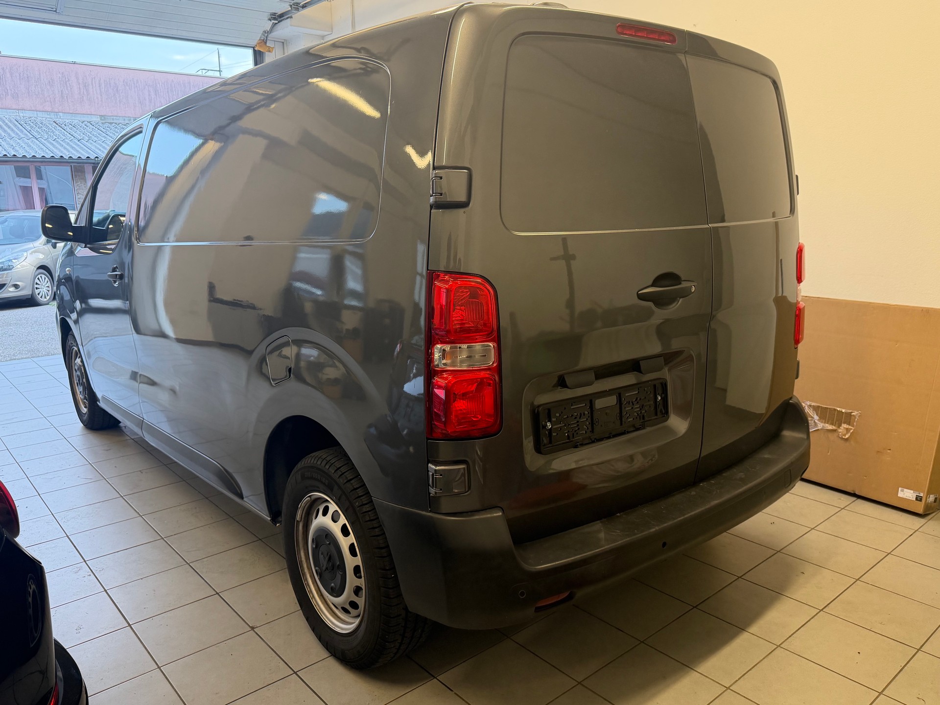 PEUGEOT Expert 2.0 BlueHDi 120 S&S Active Standard-image-3