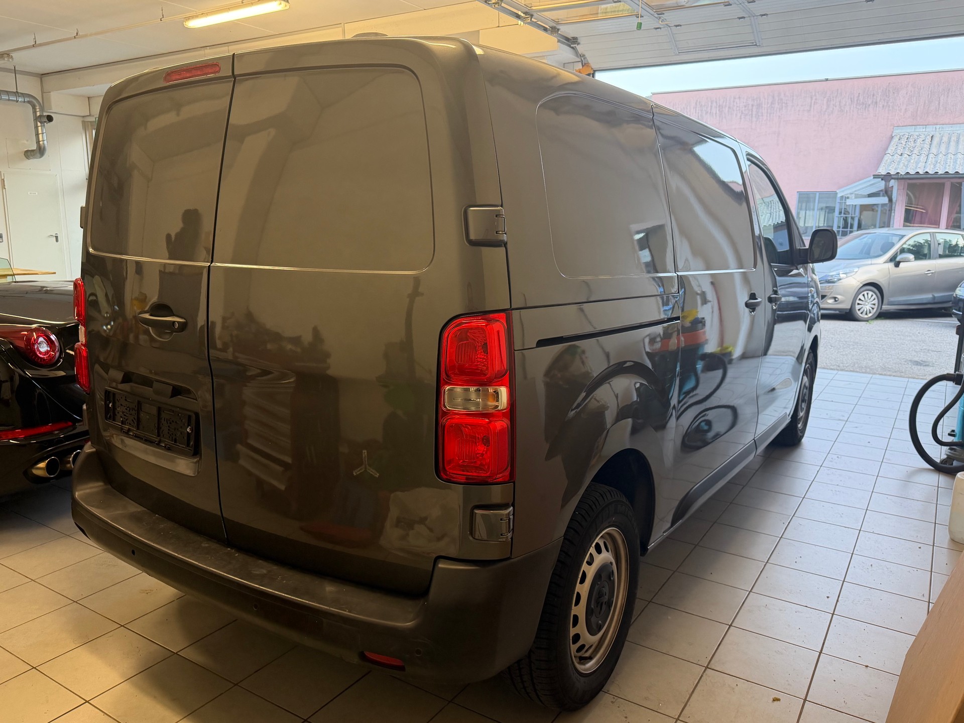 PEUGEOT Expert 2.0 BlueHDi 120 S&S Active Standard-image-5