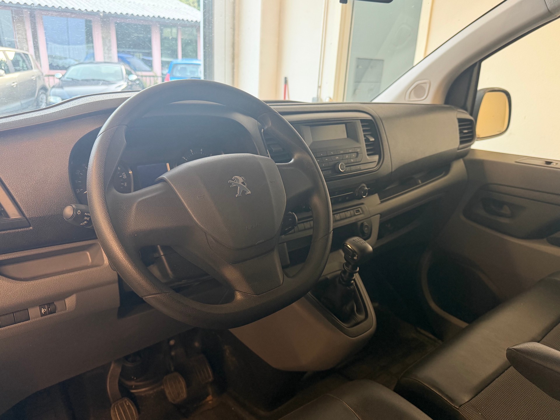 PEUGEOT Expert 2.0 BlueHDi 120 S&S Active Standard-image-7