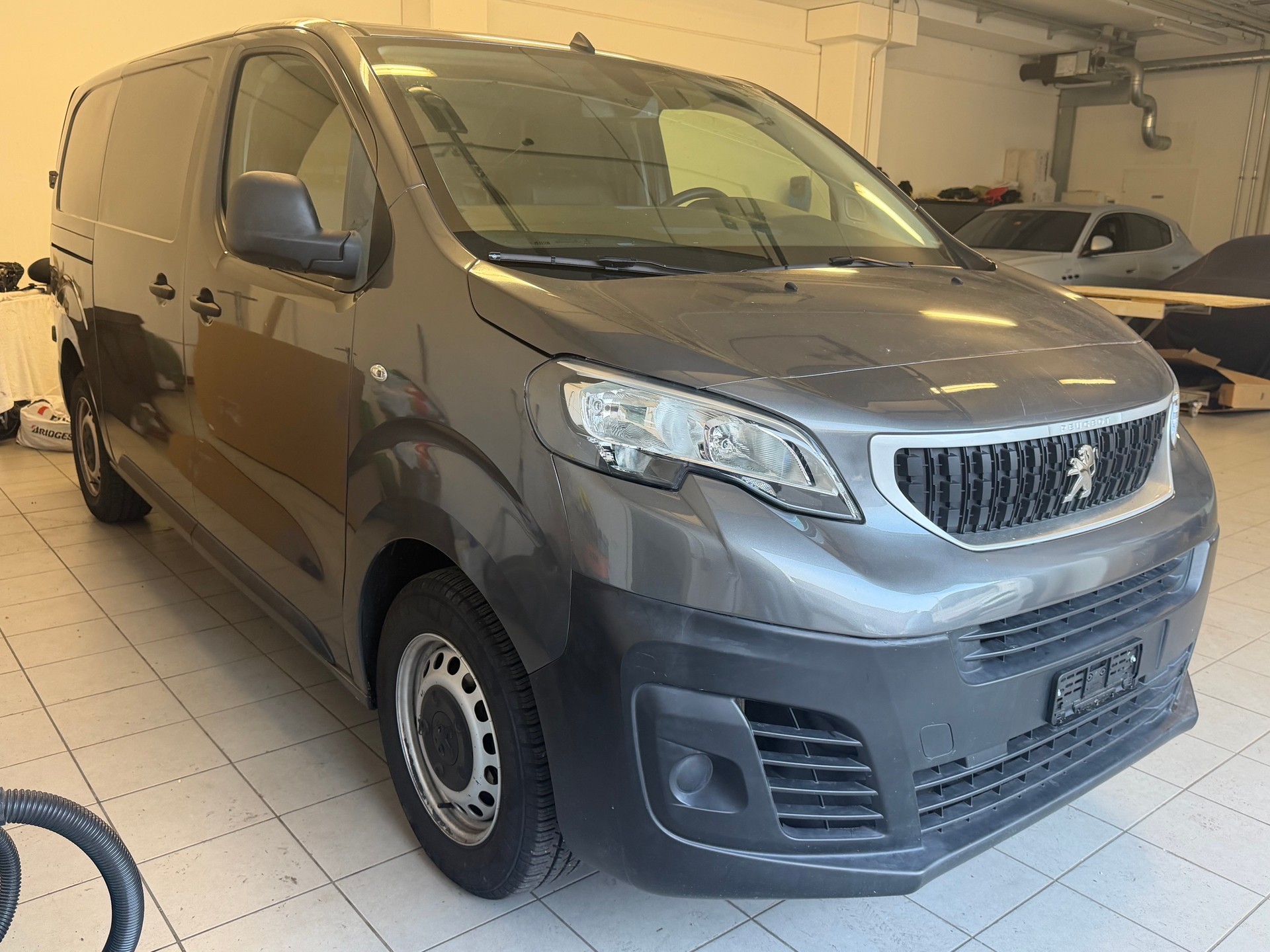 PEUGEOT Expert 2.0 BlueHDi 120 S&S Active Standard-image-2