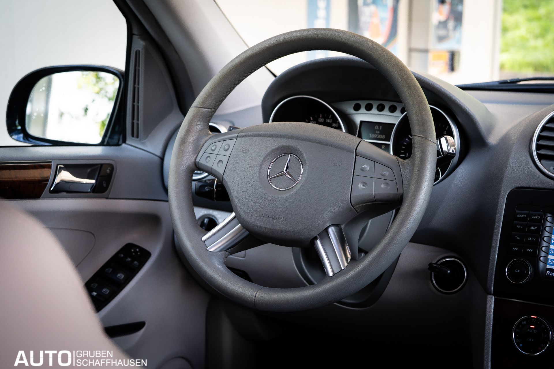 MERCEDES-BENZ ML 500-image-21