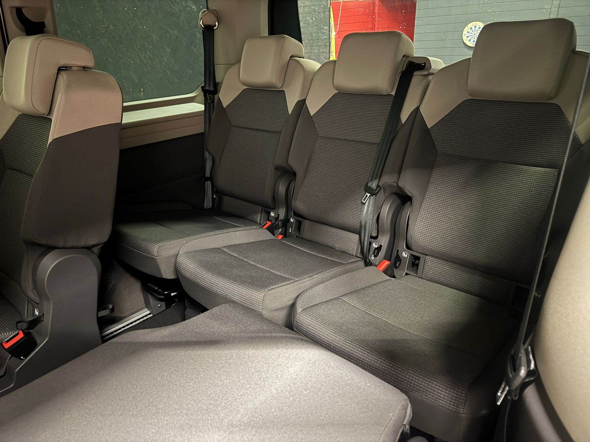 VW Multivan 1.5 TSI eHybrid Liberty DSG 4motion 7-Plätzer-image-13