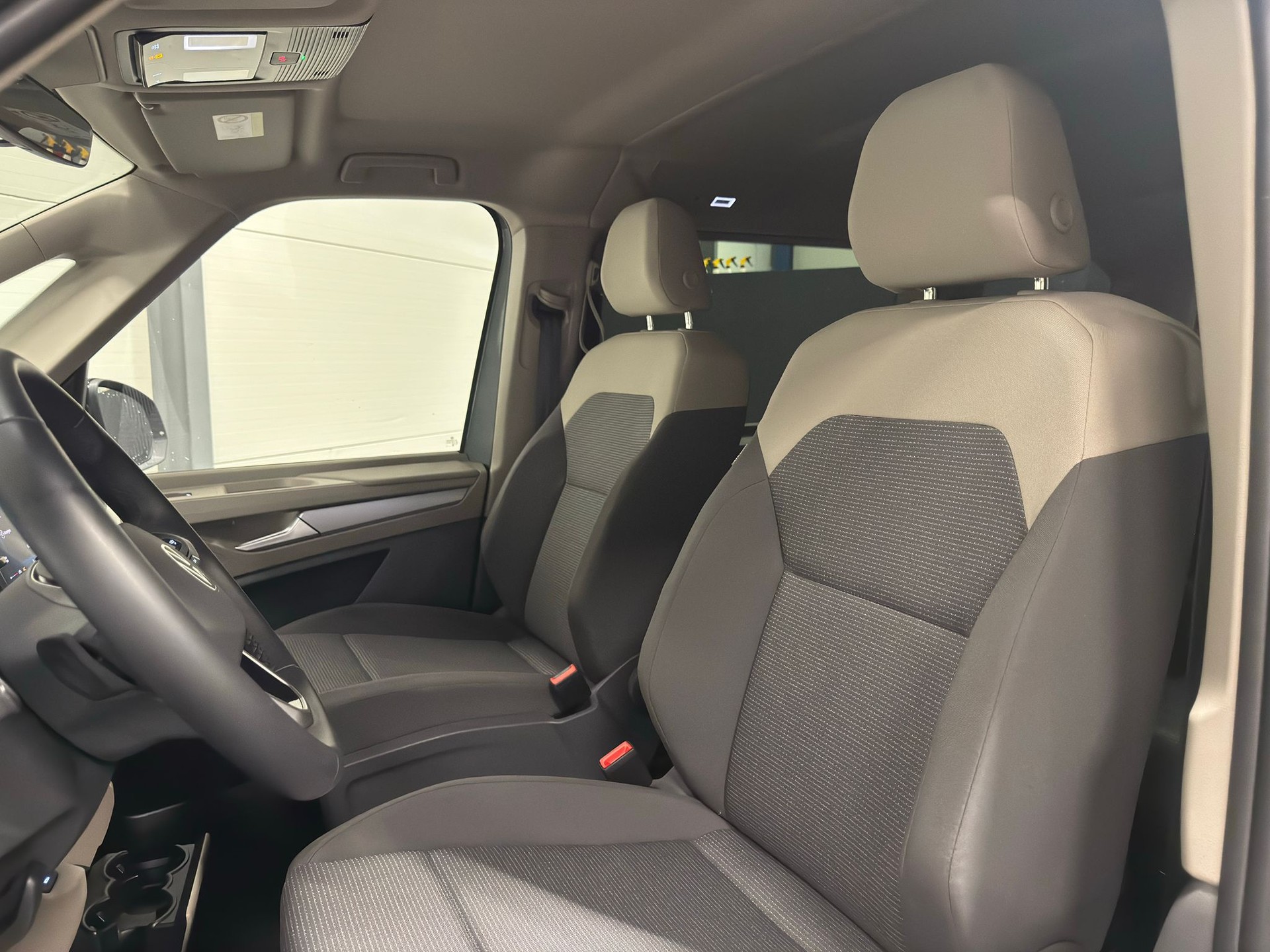 VW Multivan 1.5 TSI eHybrid Liberty DSG 4motion 7-Plätzer-image-15