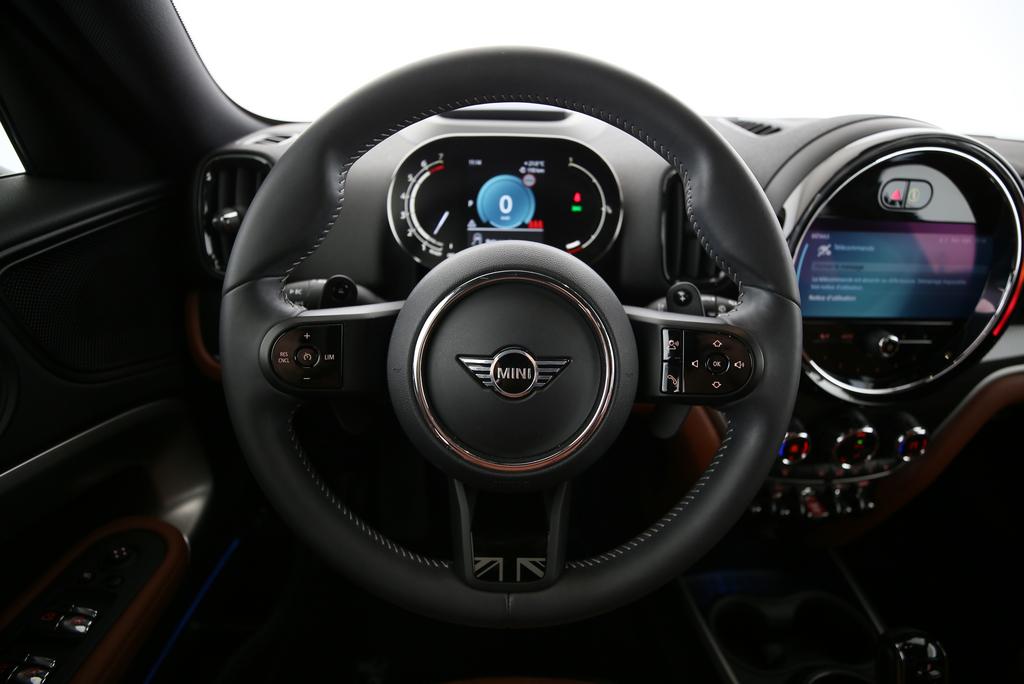 MINI Countryman F60 2.0i Cooper S SAG ALL4-image-5