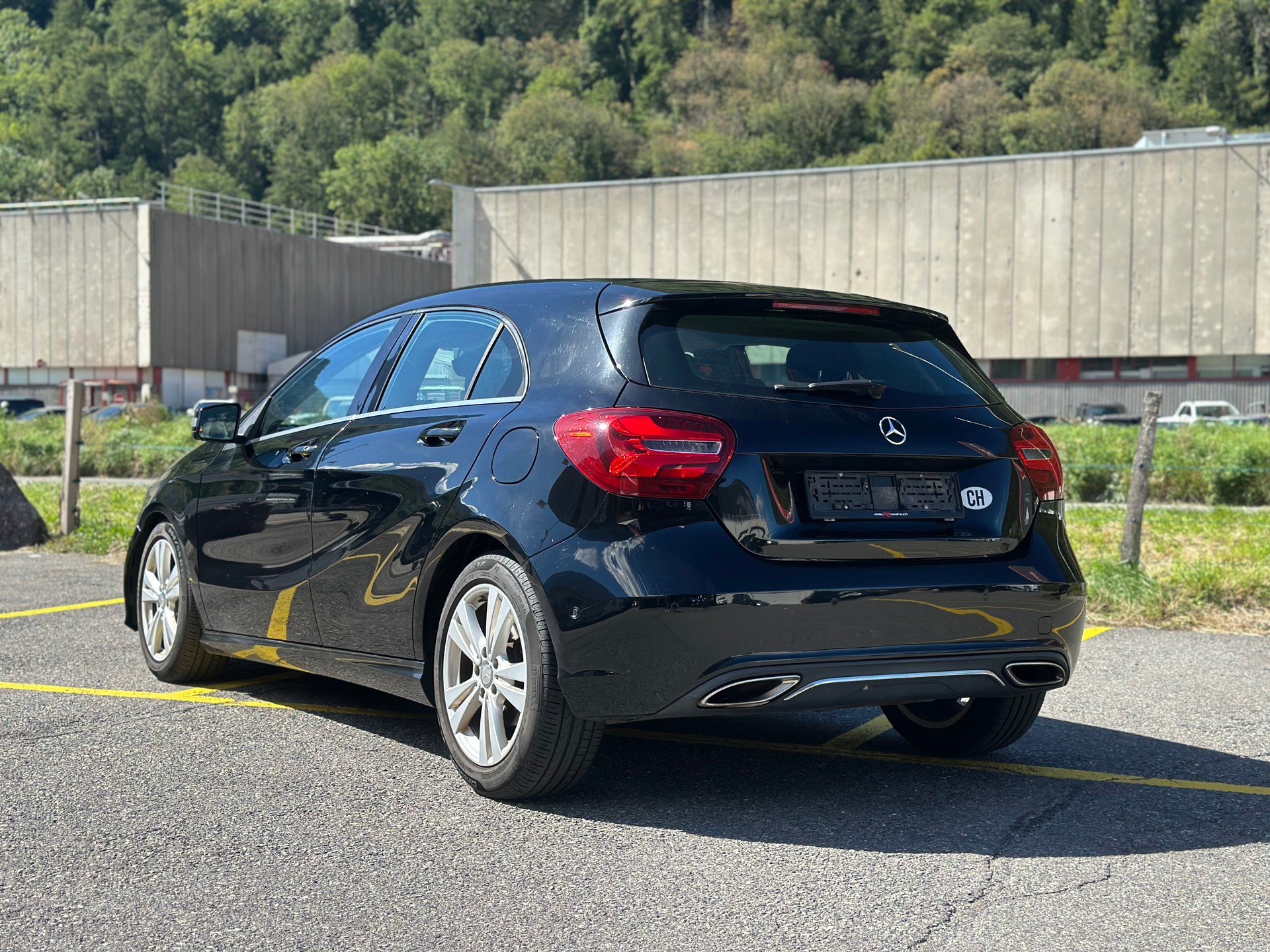 MERCEDES-BENZ A 180 BlueEfficiency Edition Style-image-4