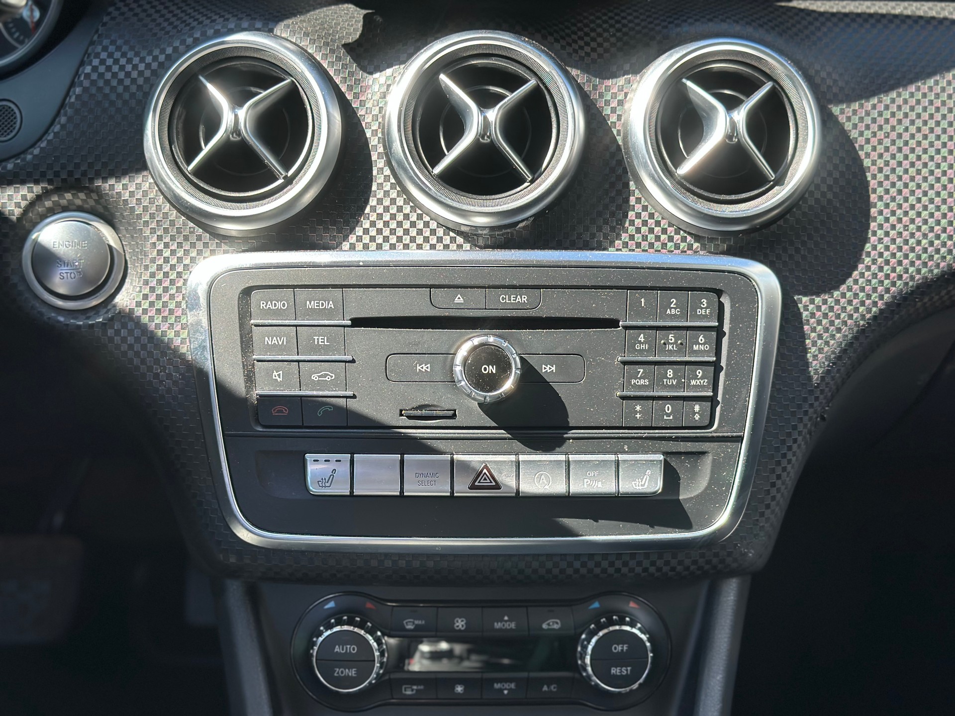 MERCEDES-BENZ A 180 BlueEfficiency Edition Style-image-10