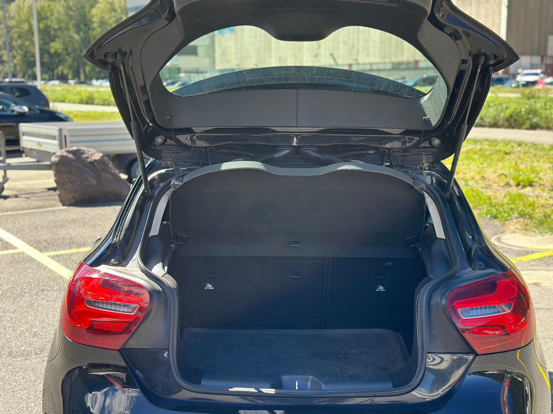 MERCEDES-BENZ A 180 BlueEfficiency Edition Style-image-23
