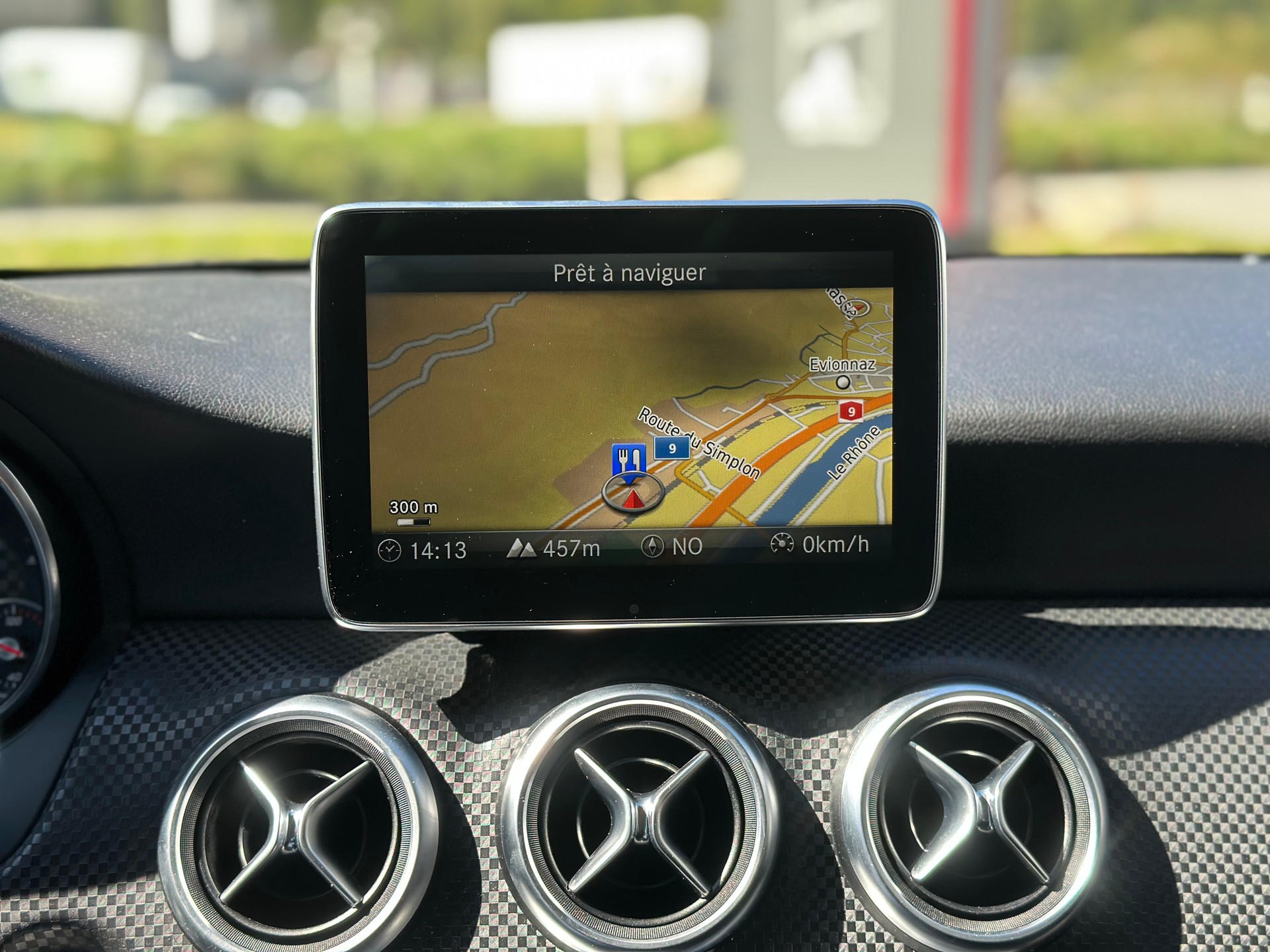 MERCEDES-BENZ A 180 BlueEfficiency Edition Style-image-12