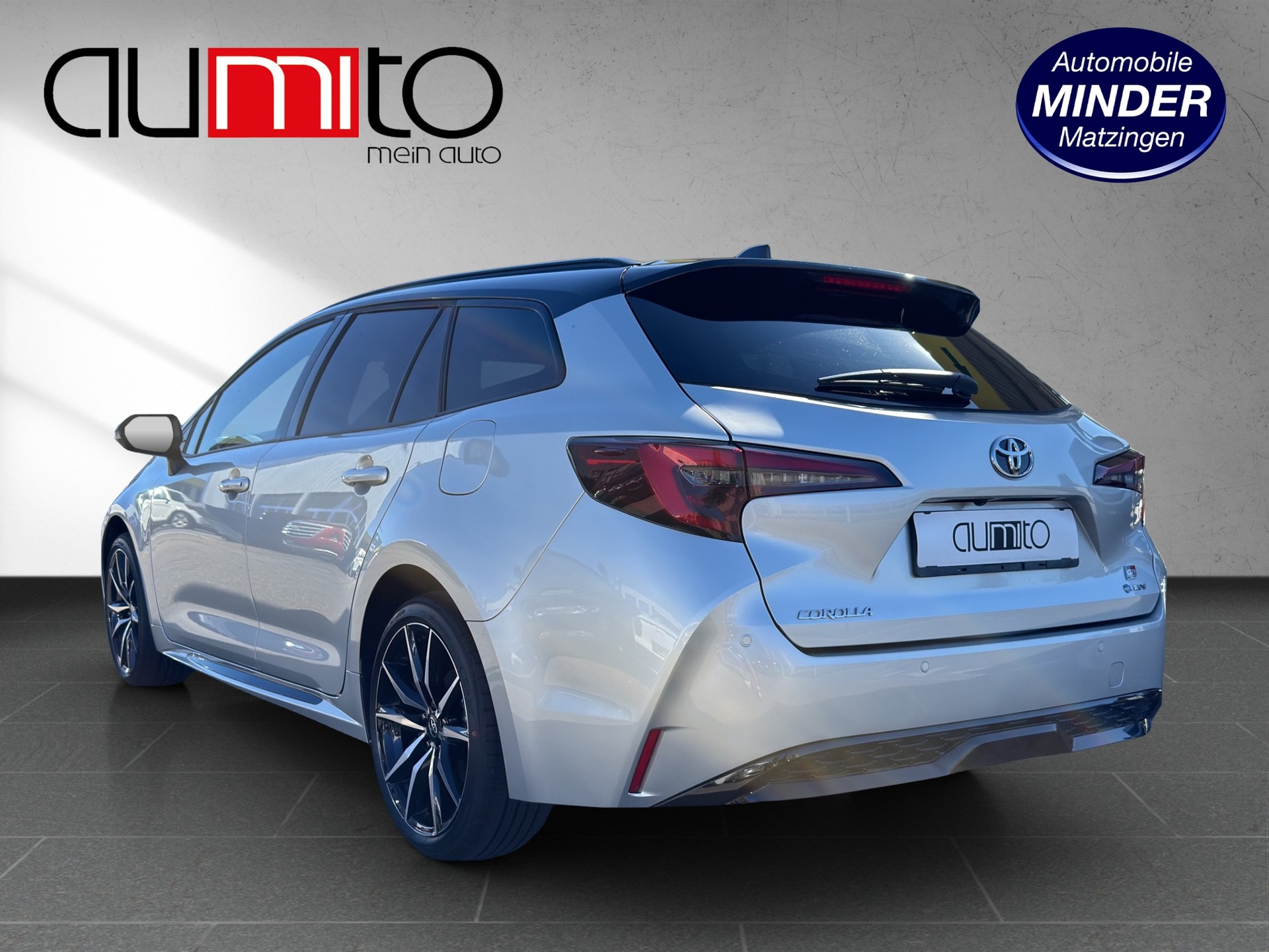 TOYOTA Corolla Touring Sports 2.0 HSD GR Sport e-CVT-image-4