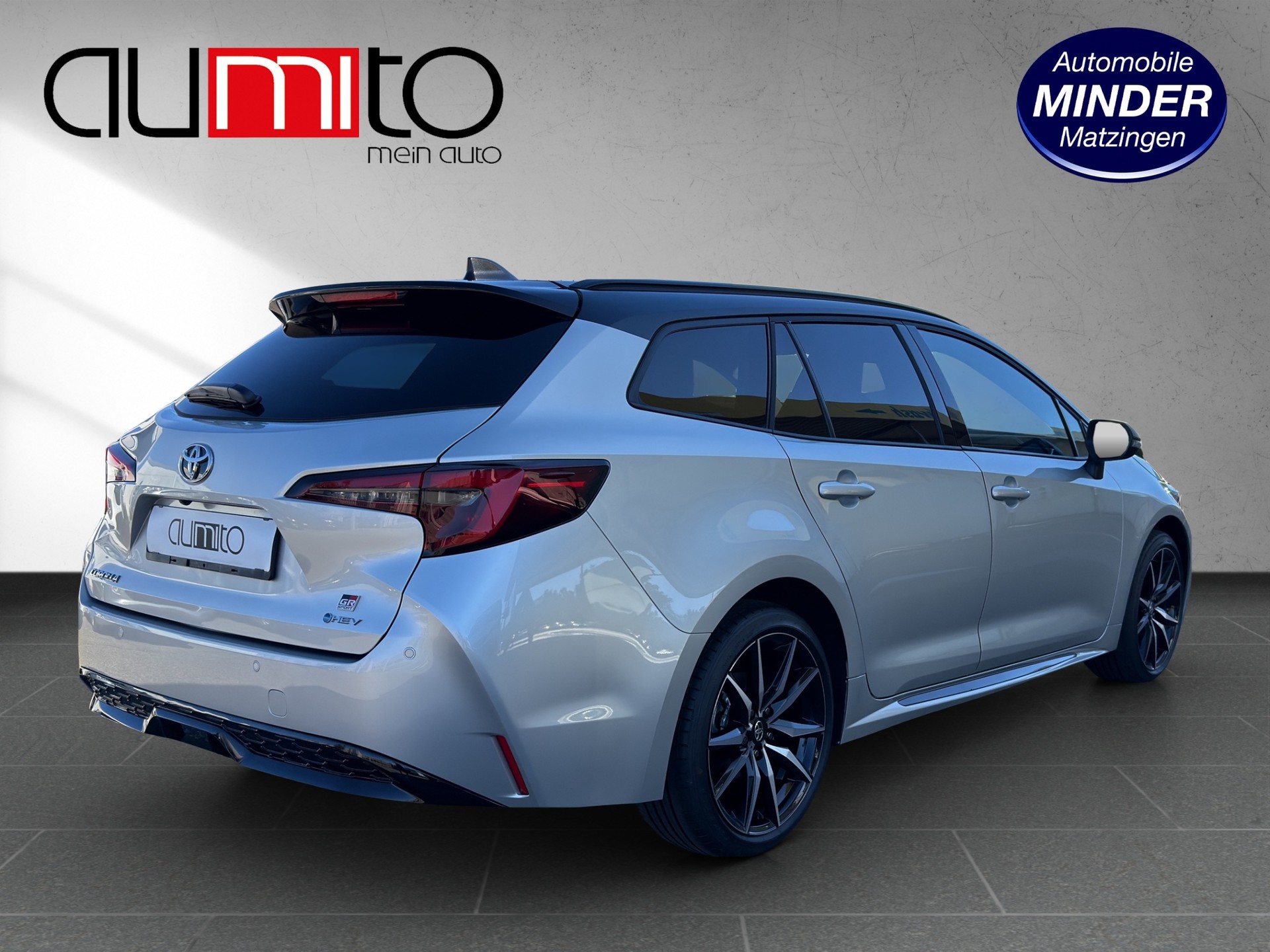 TOYOTA Corolla Touring Sports 2.0 HSD GR Sport e-CVT-image-2