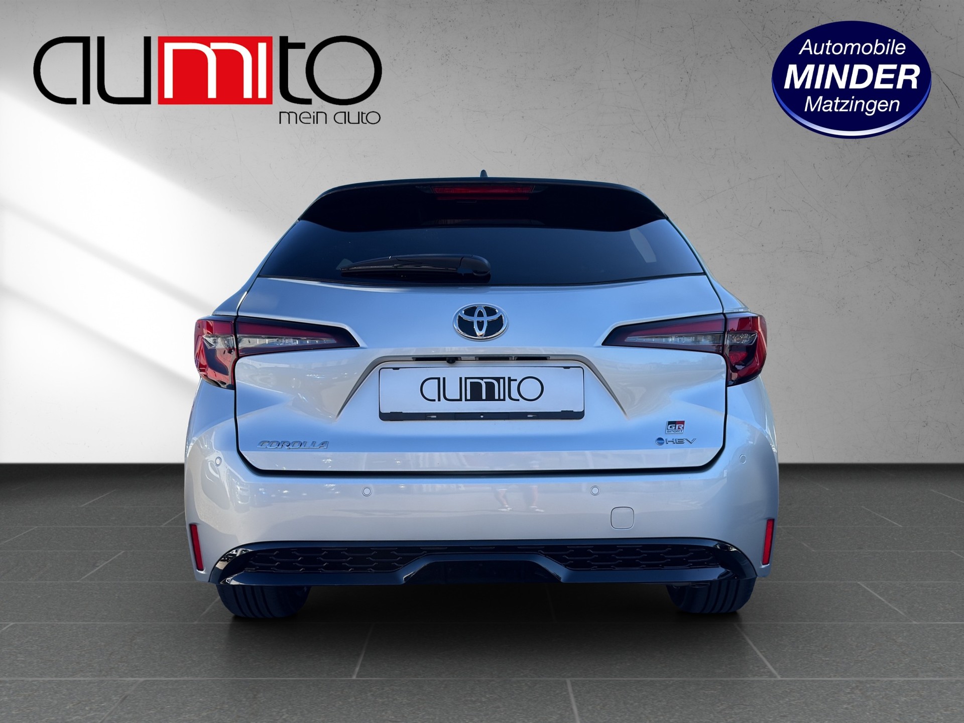 TOYOTA Corolla Touring Sports 2.0 HSD GR Sport e-CVT-image-3