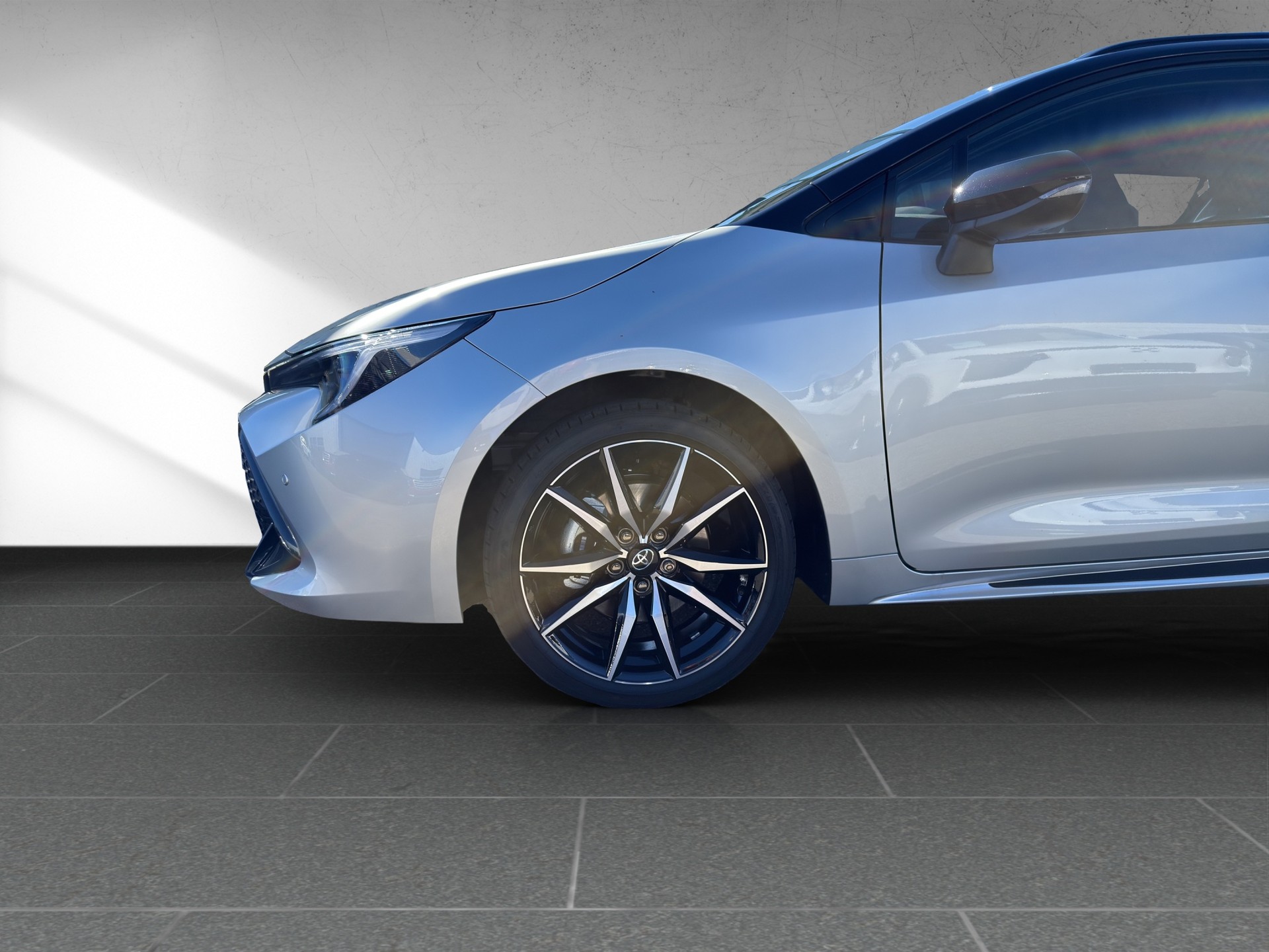 TOYOTA Corolla Touring Sports 2.0 HSD GR Sport e-CVT-image-13