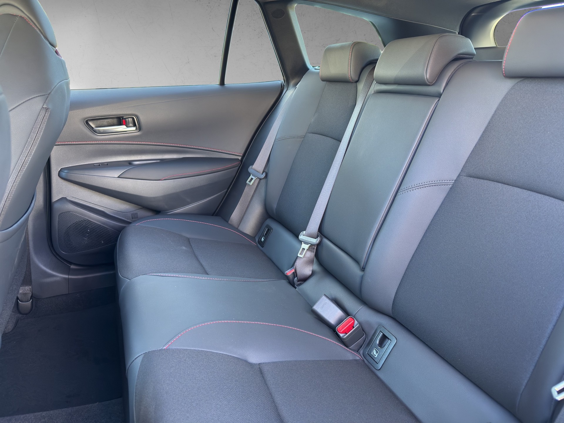 TOYOTA Corolla Touring Sports 2.0 HSD GR Sport e-CVT-image-9