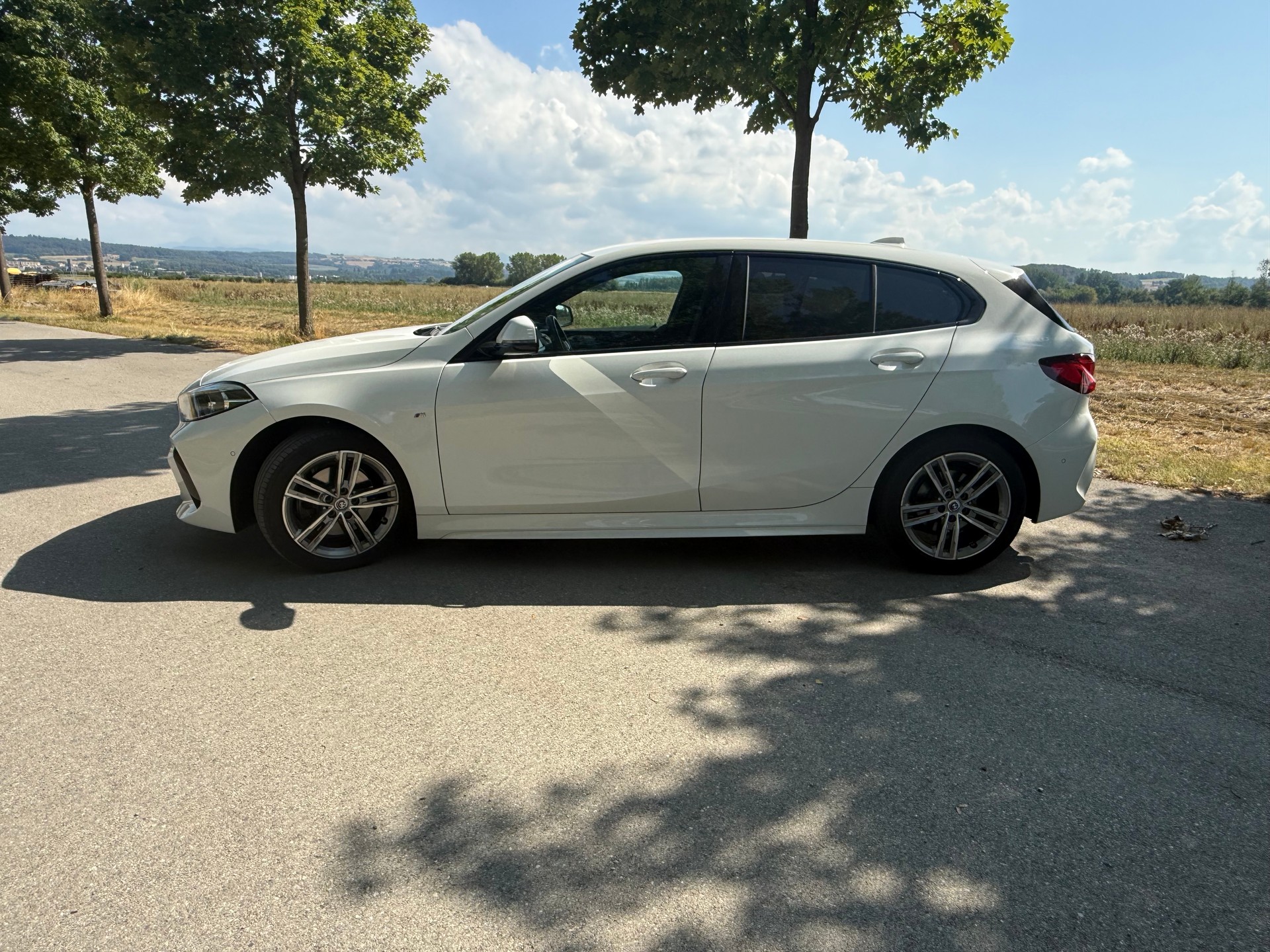 BMW 118i M Sport Steptronic-image-0
