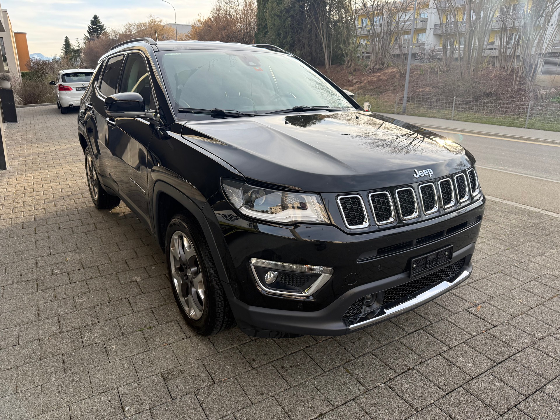 JEEP Compass 1.4 Turbo Limited AWD 9ATX-image-2