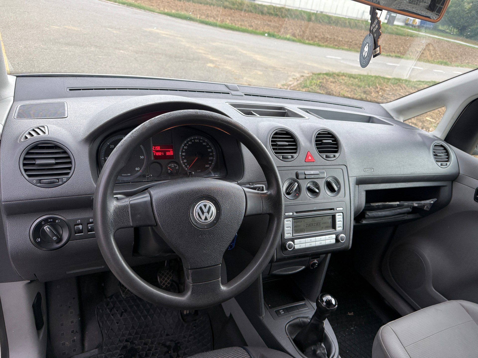 VW VW CADDY Maxi 1.9 Tdi-image-4