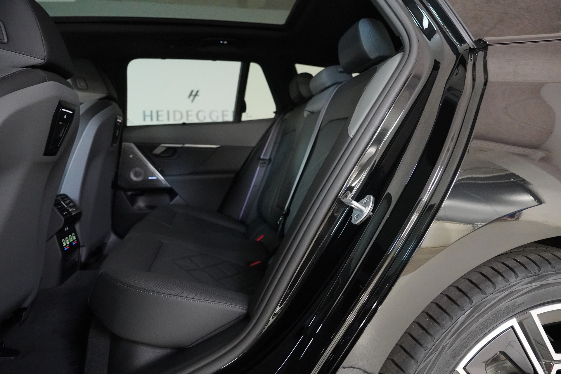 BMW 520d xDrive 48V Touring M Sport Pro Steptronic-image-12