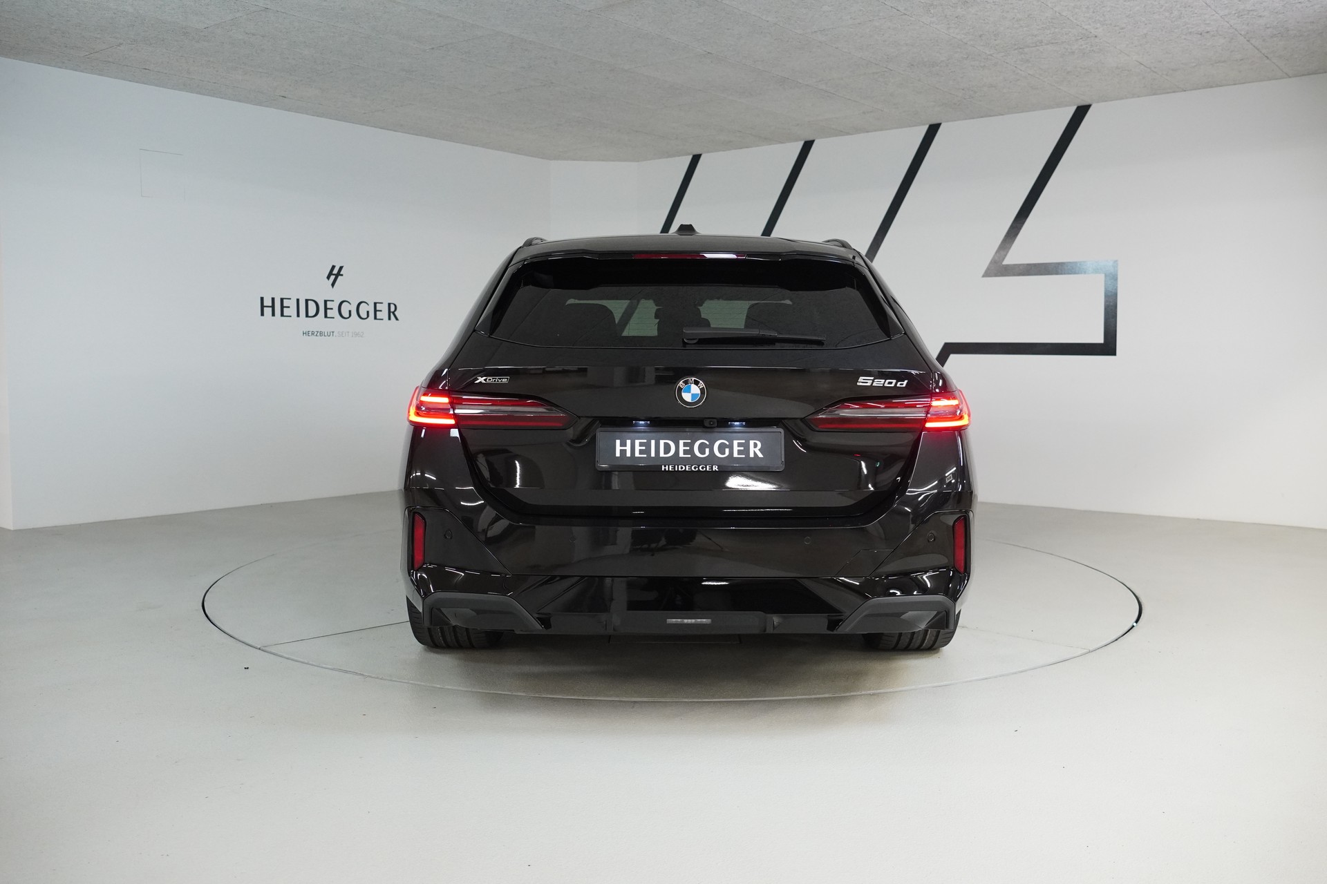 BMW 520d xDrive 48V Touring M Sport Pro Steptronic-image-5