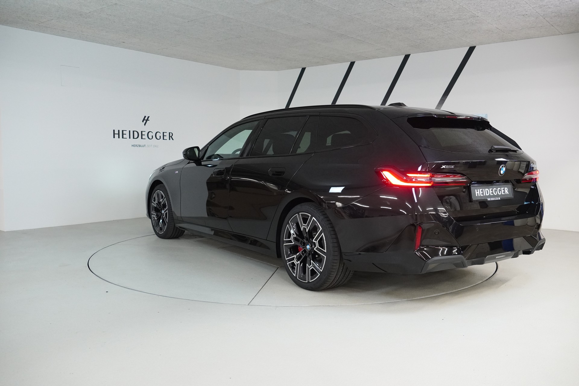 BMW 520d xDrive 48V Touring M Sport Pro Steptronic-image-4