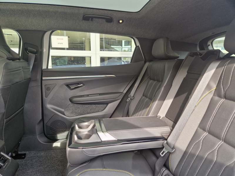 RENAULT Scénic E-Tech iconic-image-13