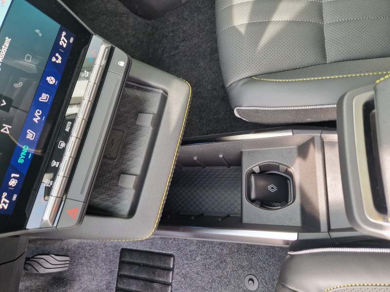 RENAULT Scénic E-Tech iconic-image-11
