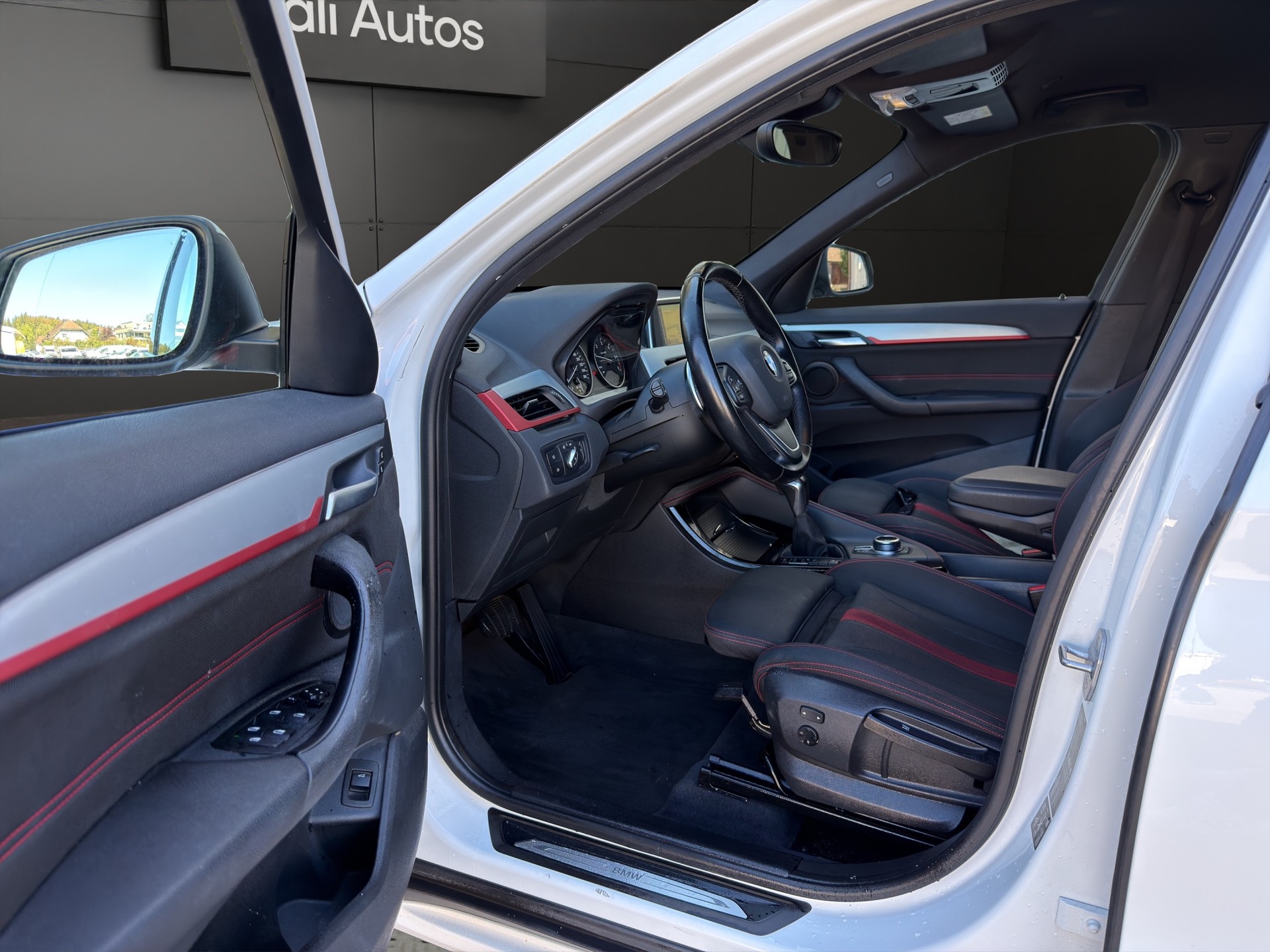 BMW X1 xDrive 20d Sport Line Steptronic-image-12