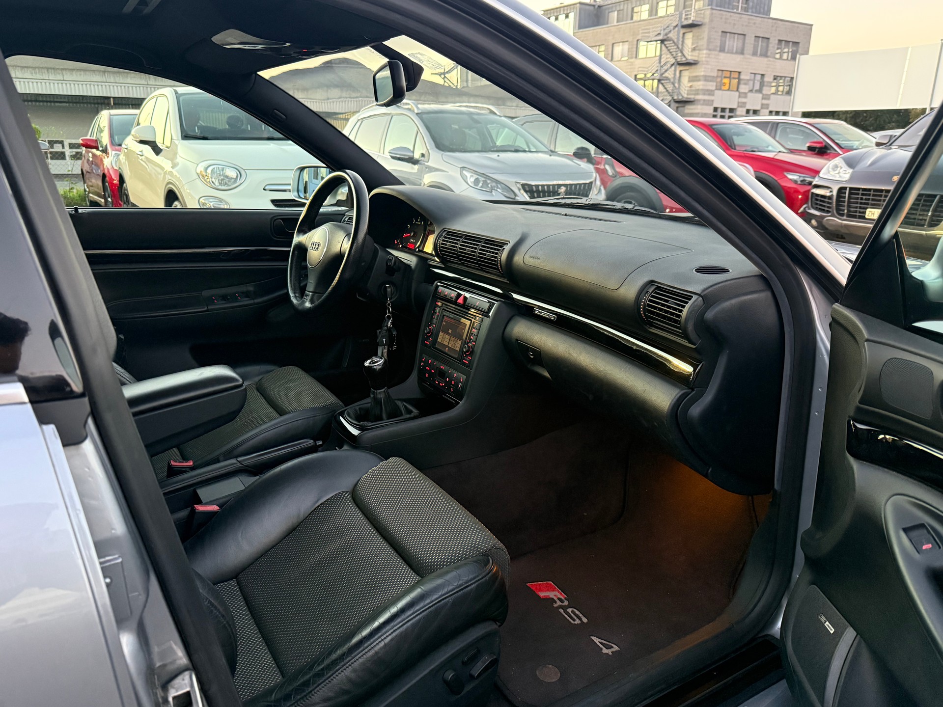 AUDI RS4 Avant quattro ABT 420PS / Frisch ab MFK / Top Historie / BOSE Sound / Navi PLUS / Schiebedach-image-8