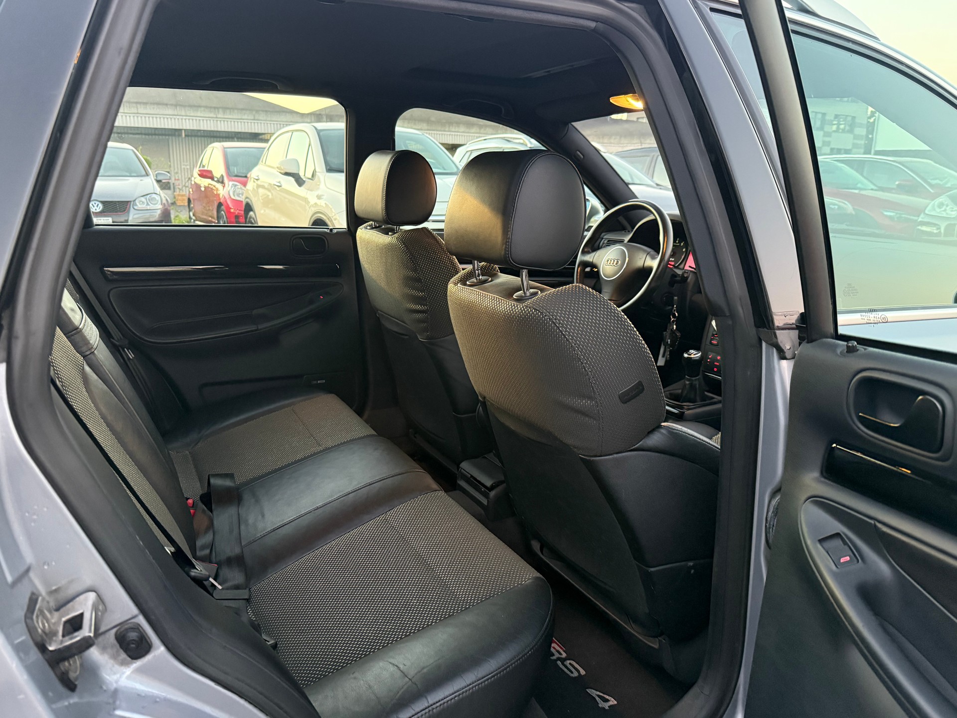 AUDI RS4 Avant quattro ABT 420PS / Frisch ab MFK / Top Historie / BOSE Sound / Navi PLUS / Schiebedach-image-13
