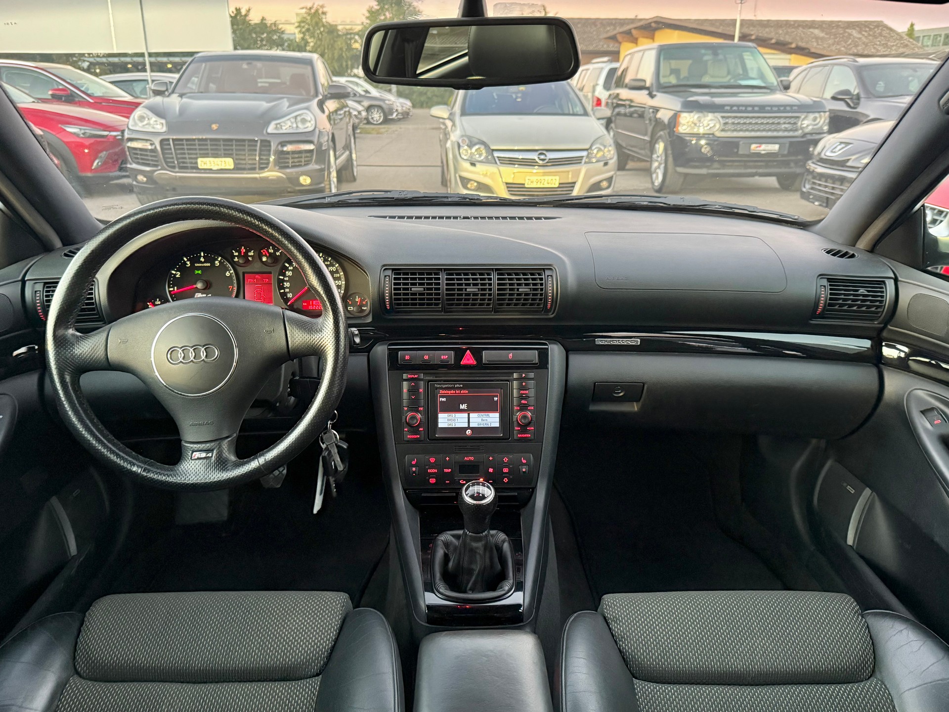AUDI RS4 Avant quattro ABT 420PS / Frisch ab MFK / Top Historie / BOSE Sound / Navi PLUS / Schiebedach-image-10