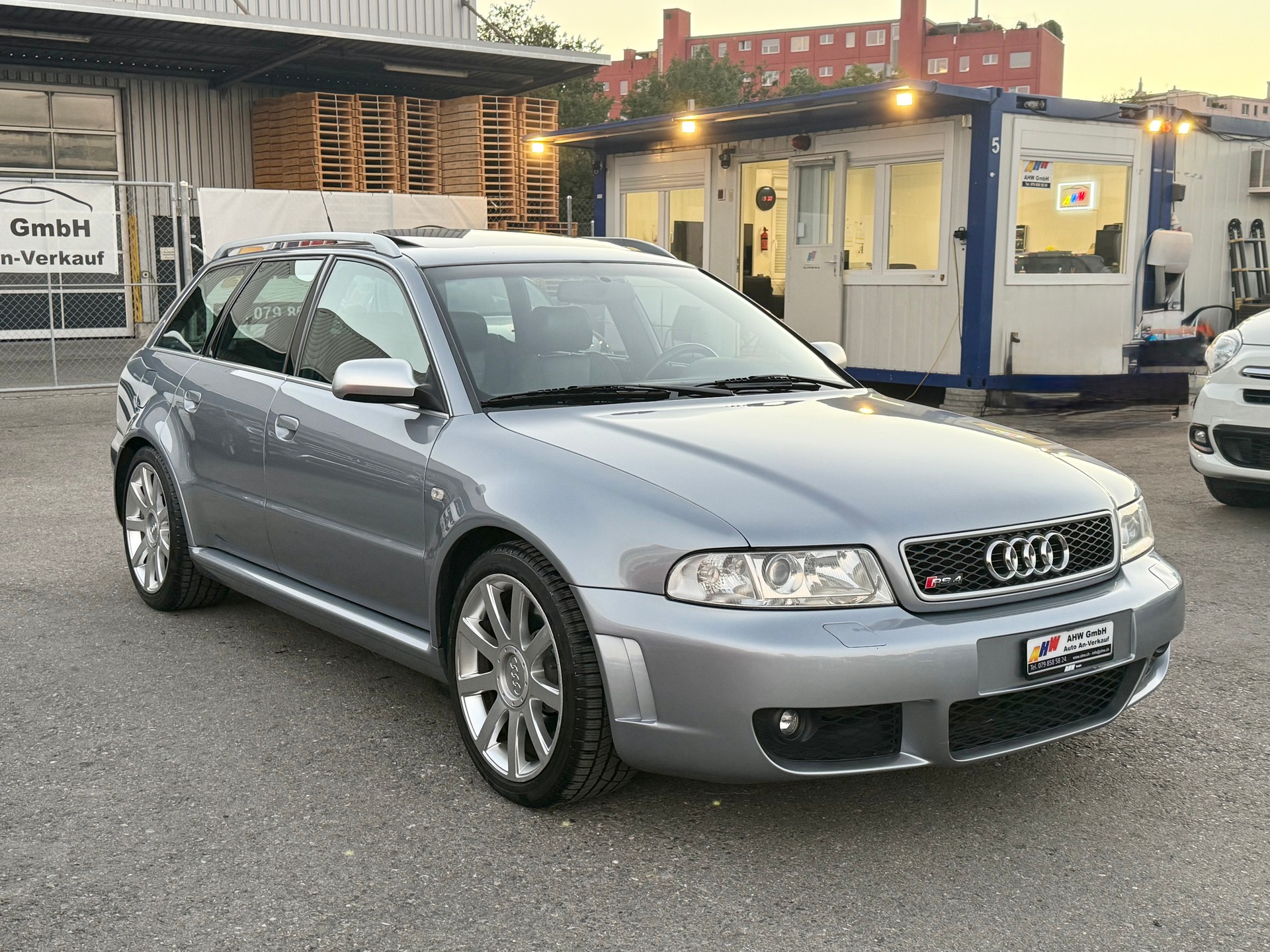 AUDI RS4 Avant quattro ABT 420PS / Frisch ab MFK / Top Historie / BOSE Sound / Navi PLUS / Schiebedach-image-2