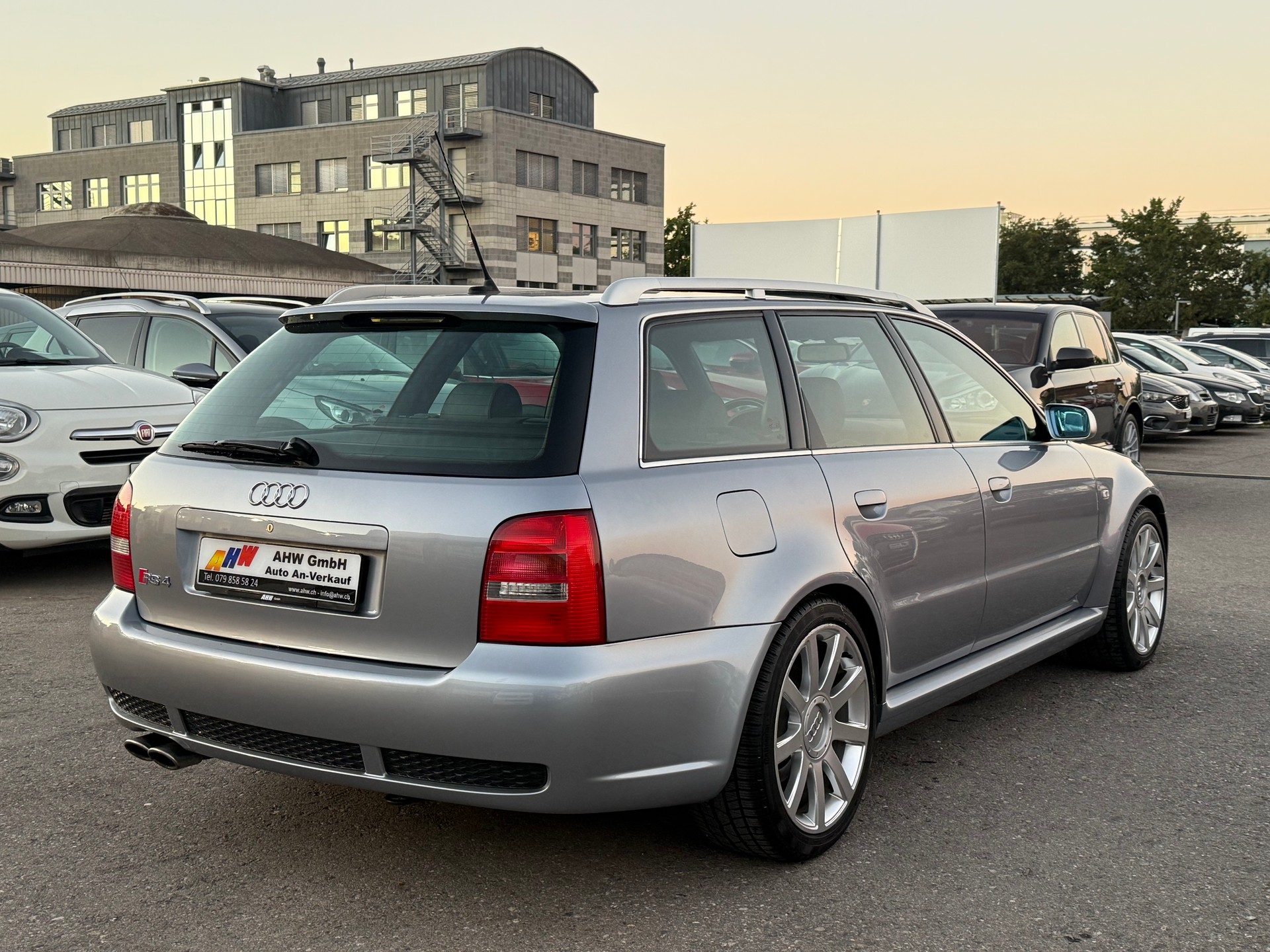 AUDI RS4 Avant quattro ABT 420PS / Frisch ab MFK / Top Historie / BOSE Sound / Navi PLUS / Schiebedach-image-4