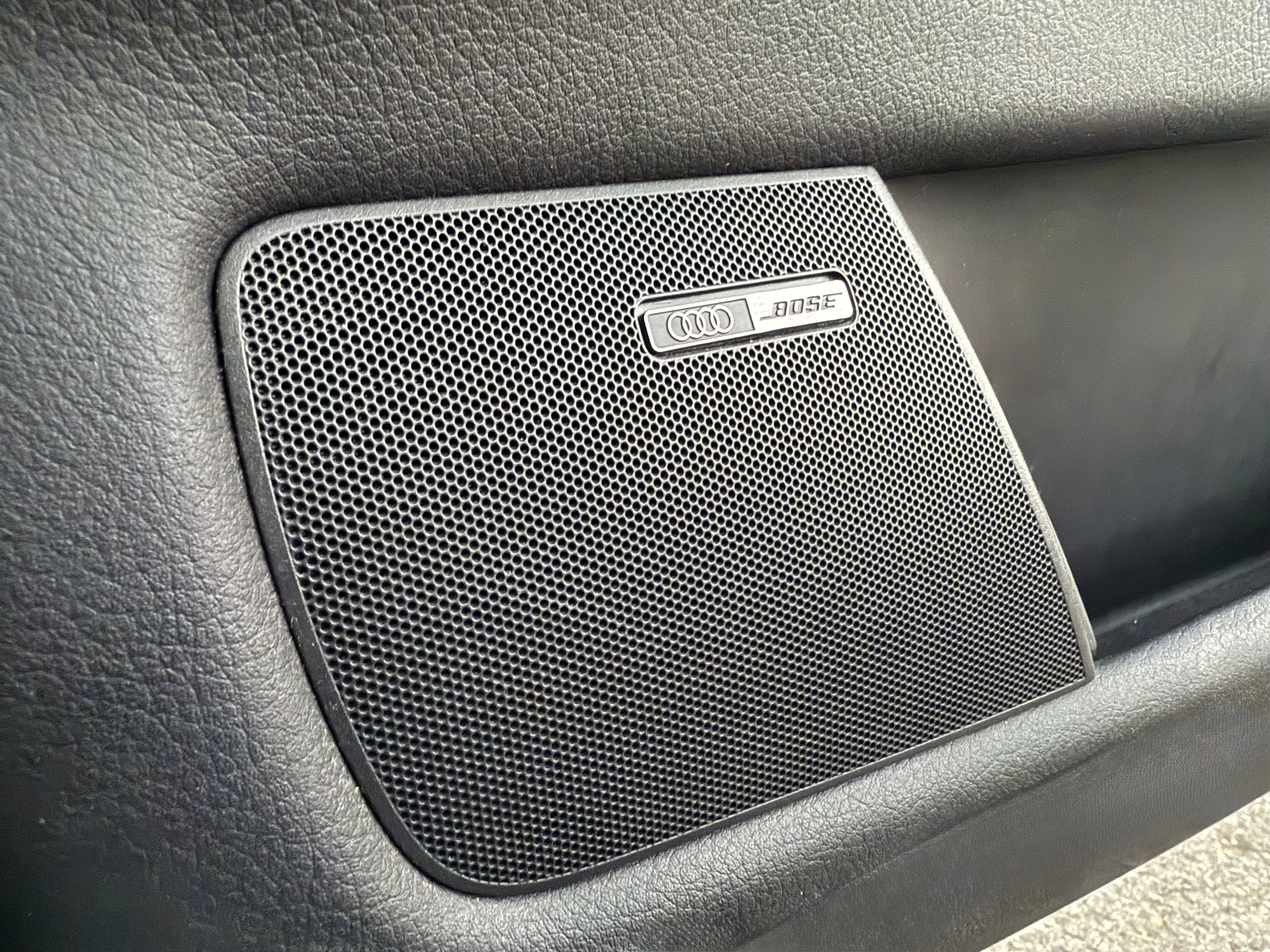 AUDI RS4 Avant quattro ABT 420PS / Frisch ab MFK / Top Historie / BOSE Sound / Navi PLUS / Schiebedach-image-12