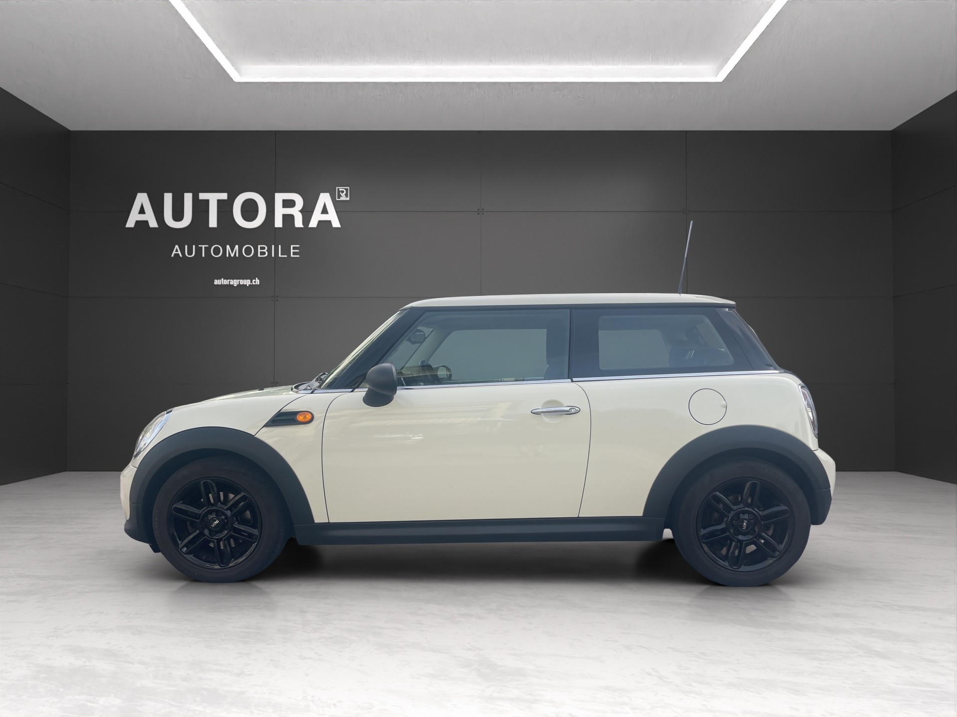 MINI One-image-2