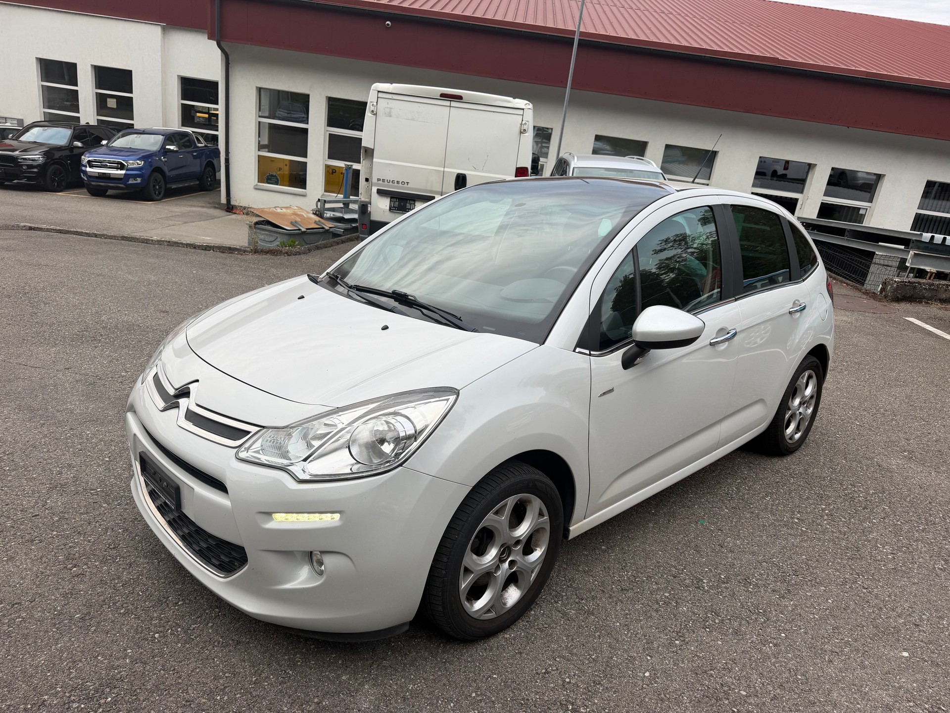 CITROEN C3 1.2i PureTech Exclusive-image-2