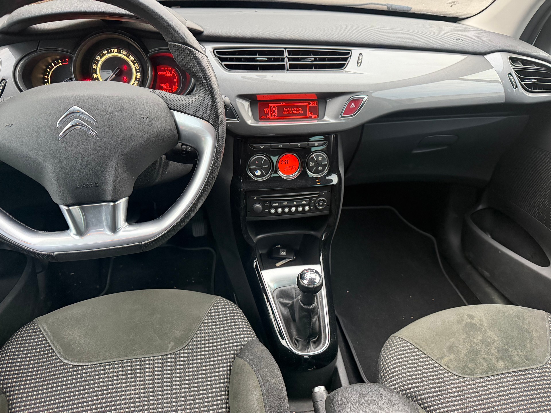 CITROEN C3 1.2i PureTech Exclusive-image-5