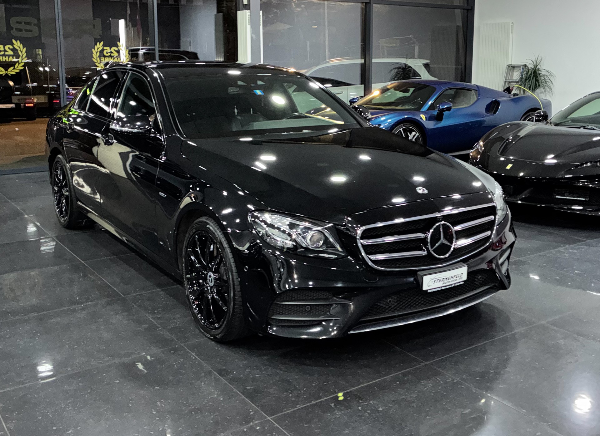 MERCEDES-BENZ E 220d Swiss Star AMG Line 4Matic 9G-Tronic-image-2