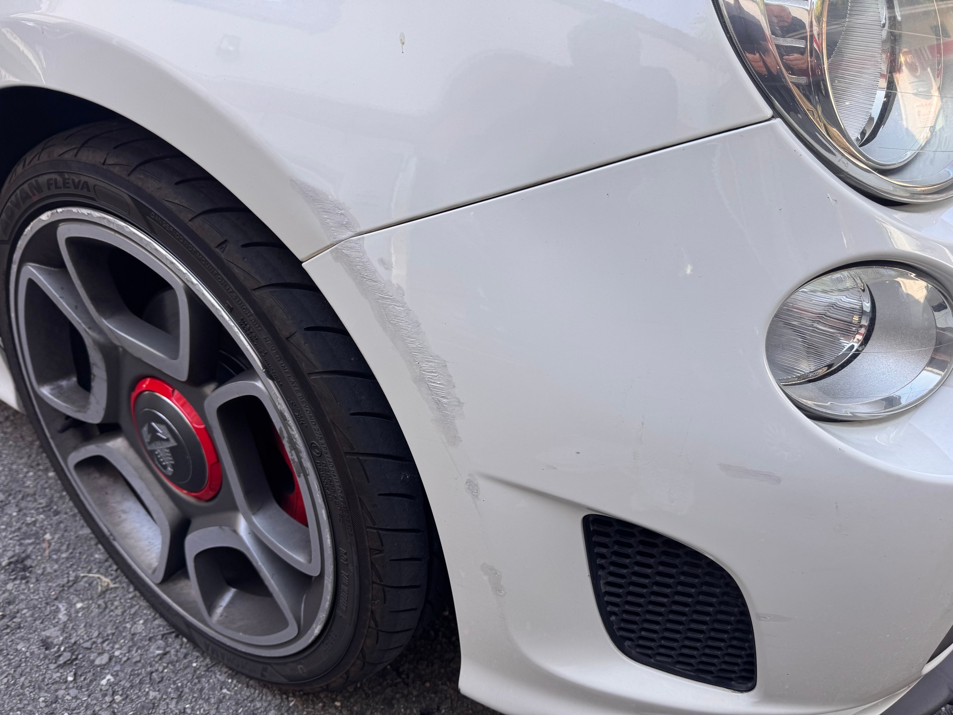 FIAT 500 1.4 16V Turbo Abarth-image-2