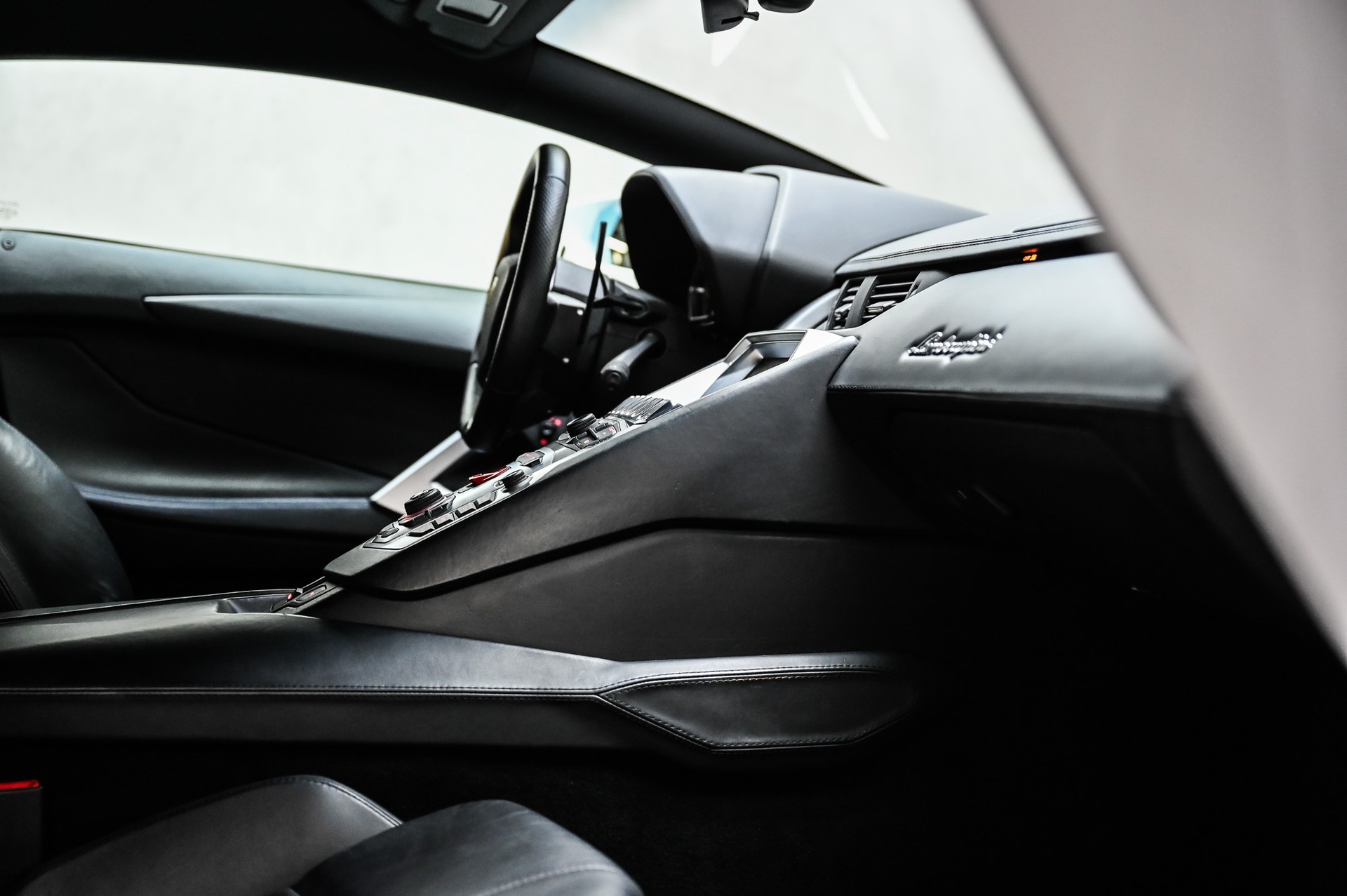LAMBORGHINI Aventador 6.5-image-27