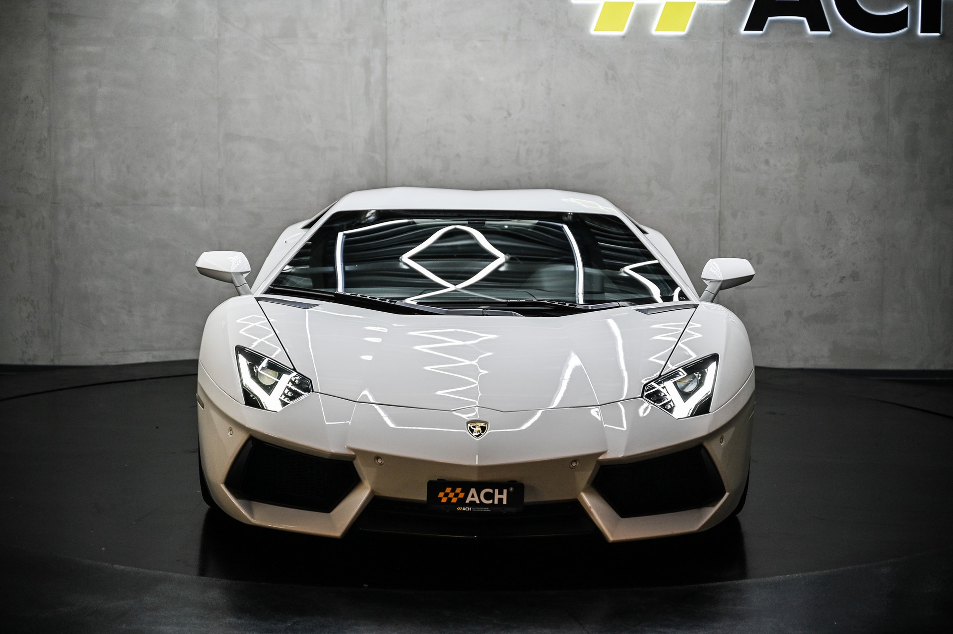 LAMBORGHINI Aventador 6.5-showroom-element-1