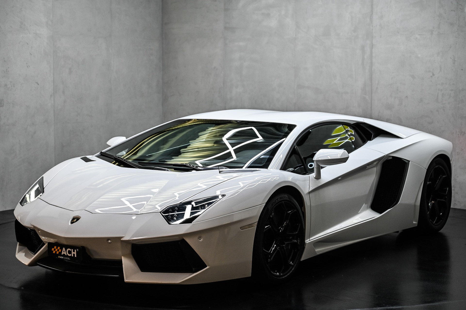 LAMBORGHINI Aventador 6.5-showroom-element-2