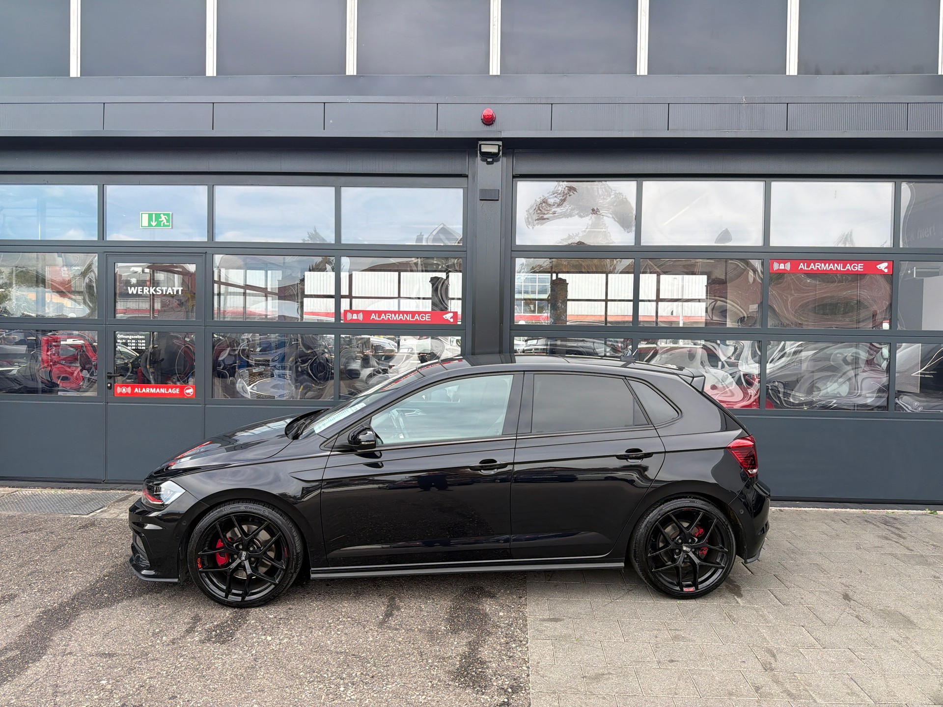 VW Polo 2.0 TSI GTI DSG-image-2