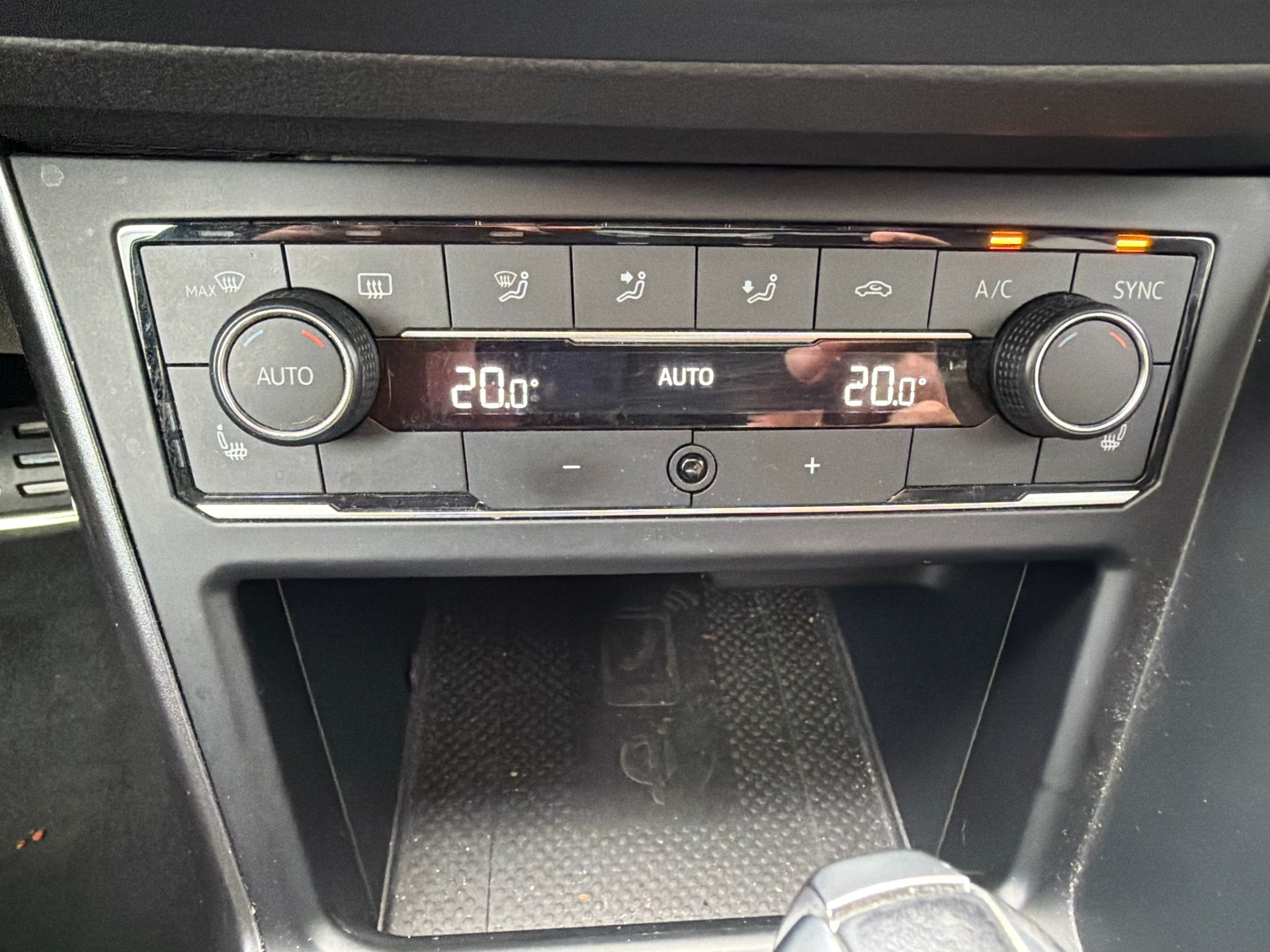 VW Polo 2.0 TSI GTI DSG-image-14