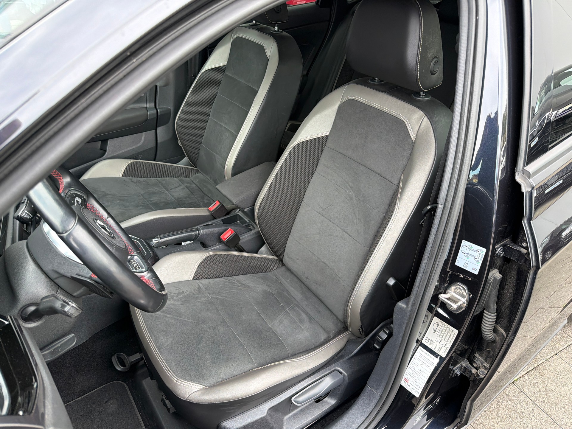 VW Polo 2.0 TSI GTI DSG-image-7