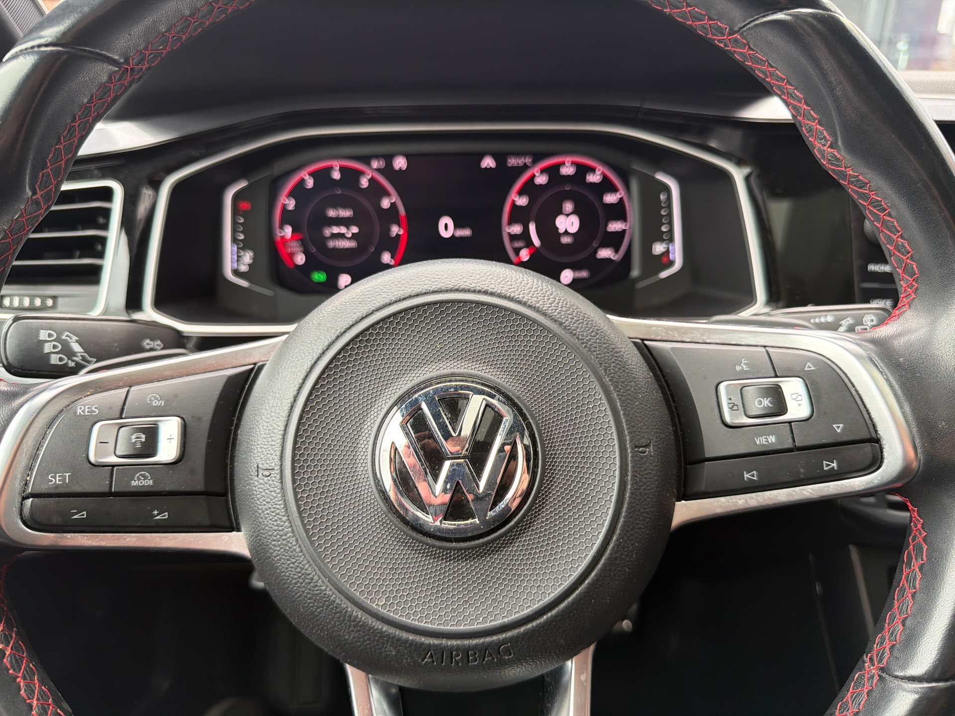 VW Polo 2.0 TSI GTI DSG-image-16