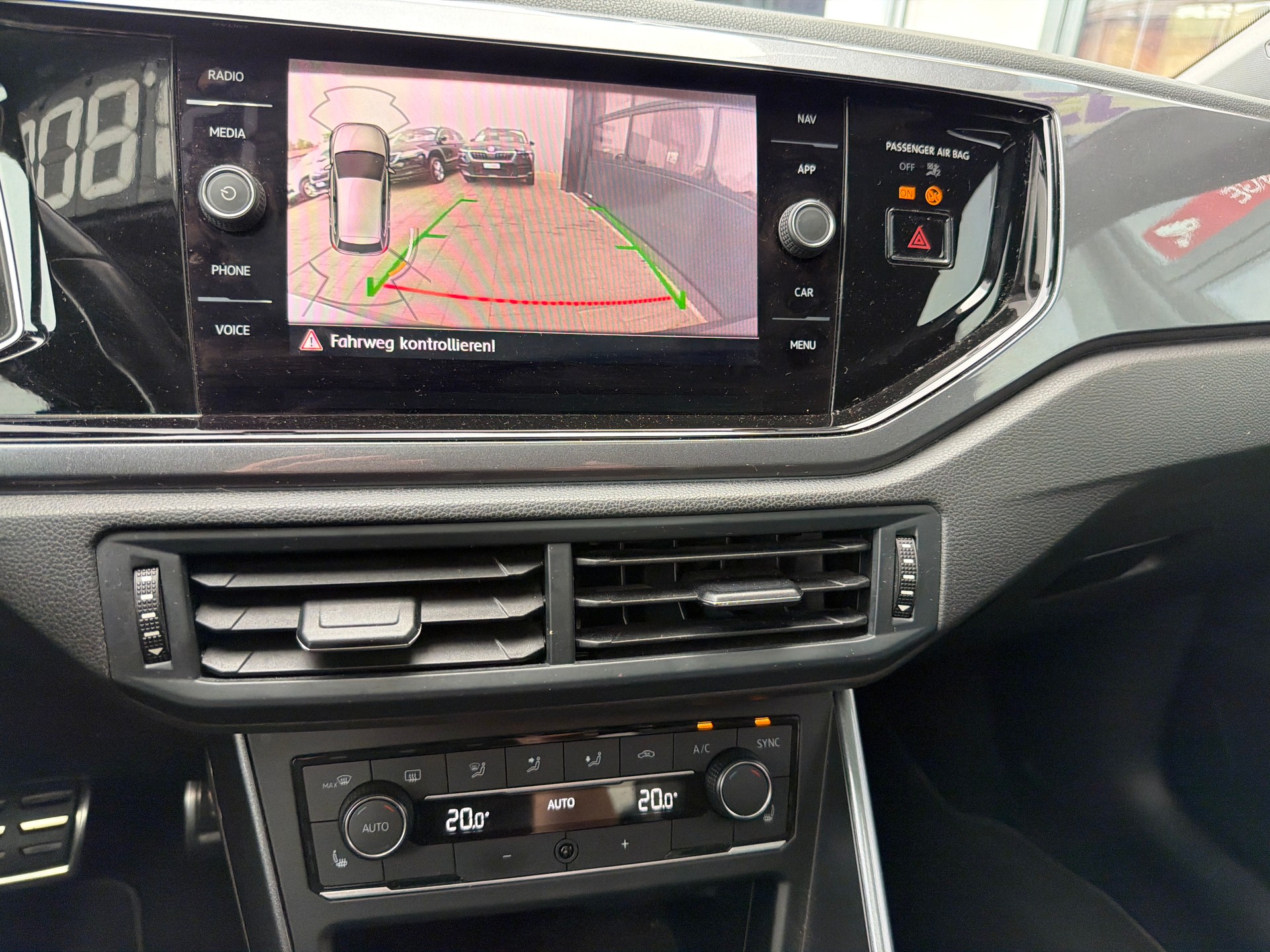 VW Polo 2.0 TSI GTI DSG-image-11
