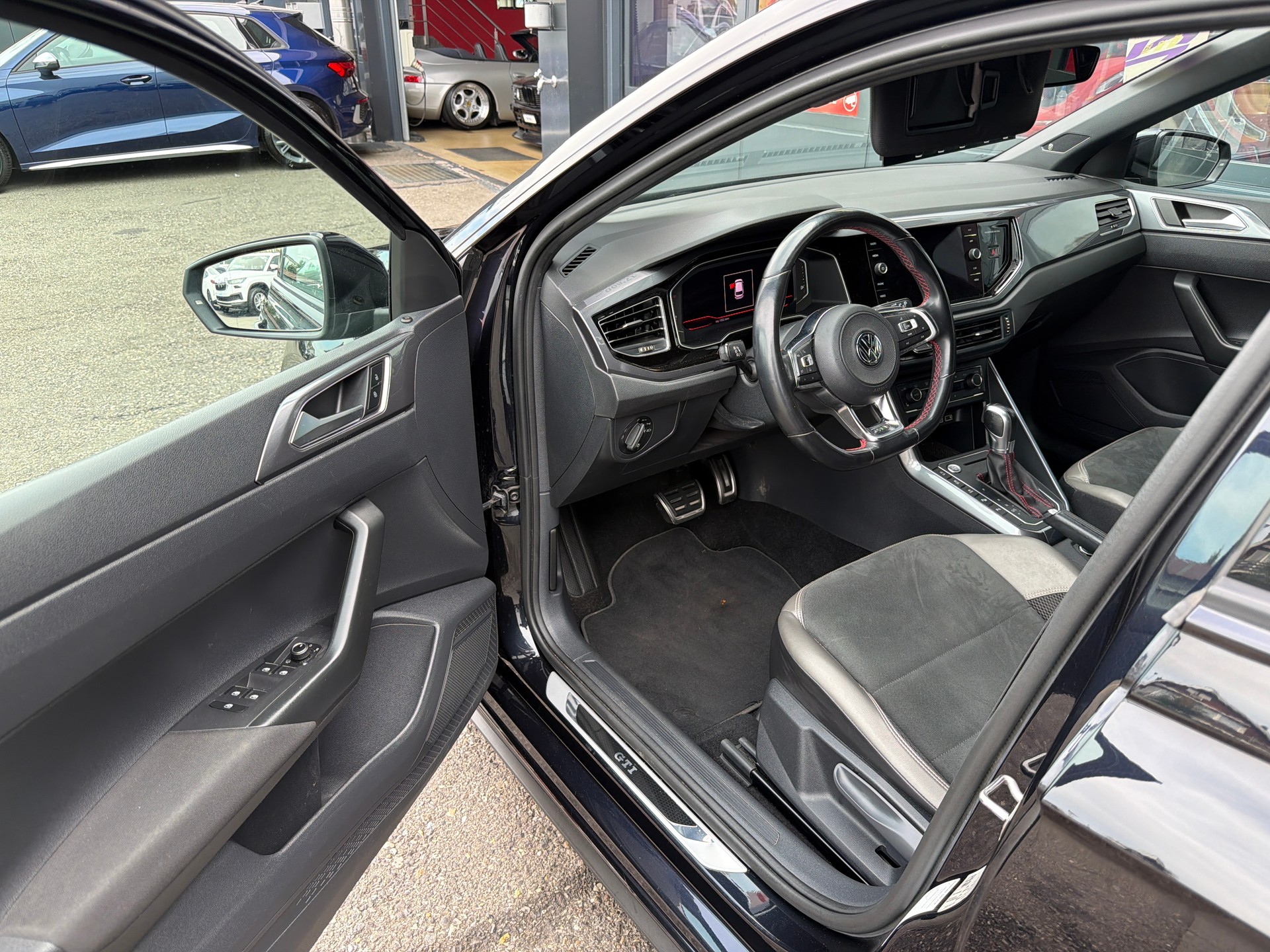 VW Polo 2.0 TSI GTI DSG-image-6