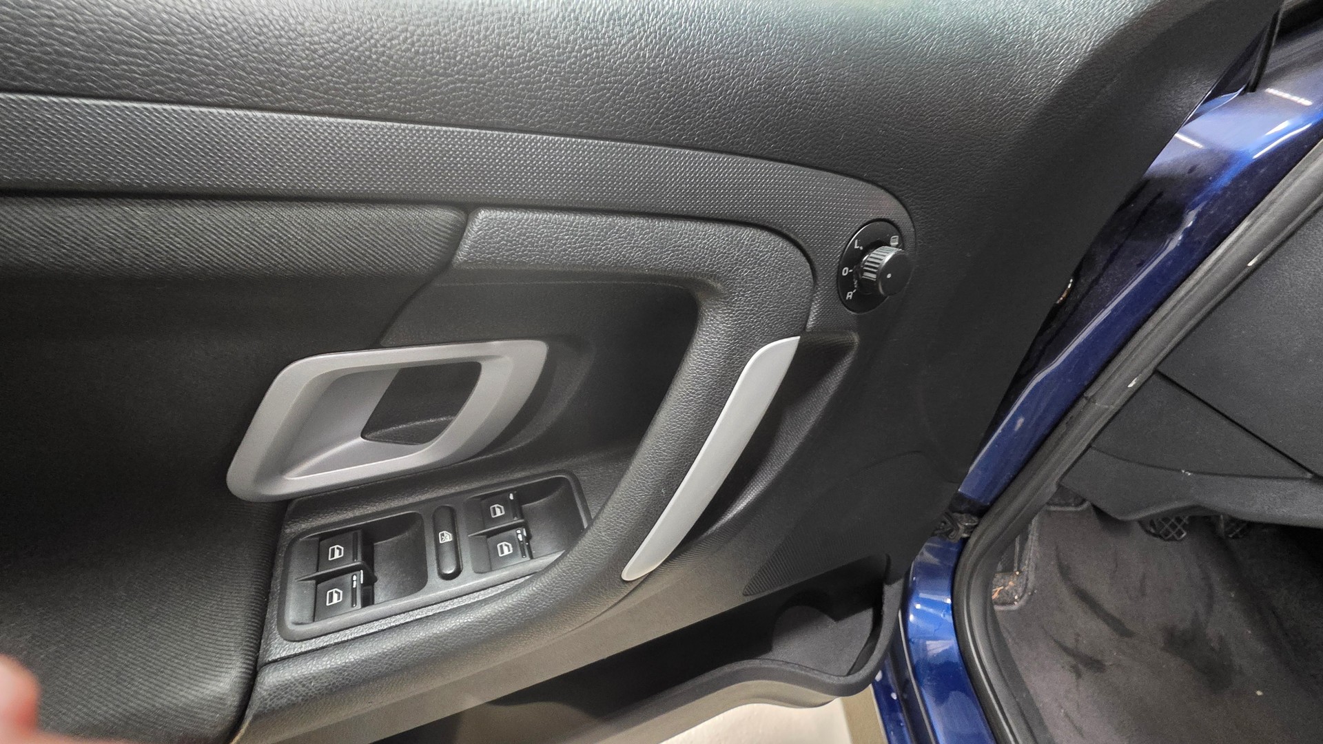 SKODA Fabia 1.9 TDI Sport Combi-image-12