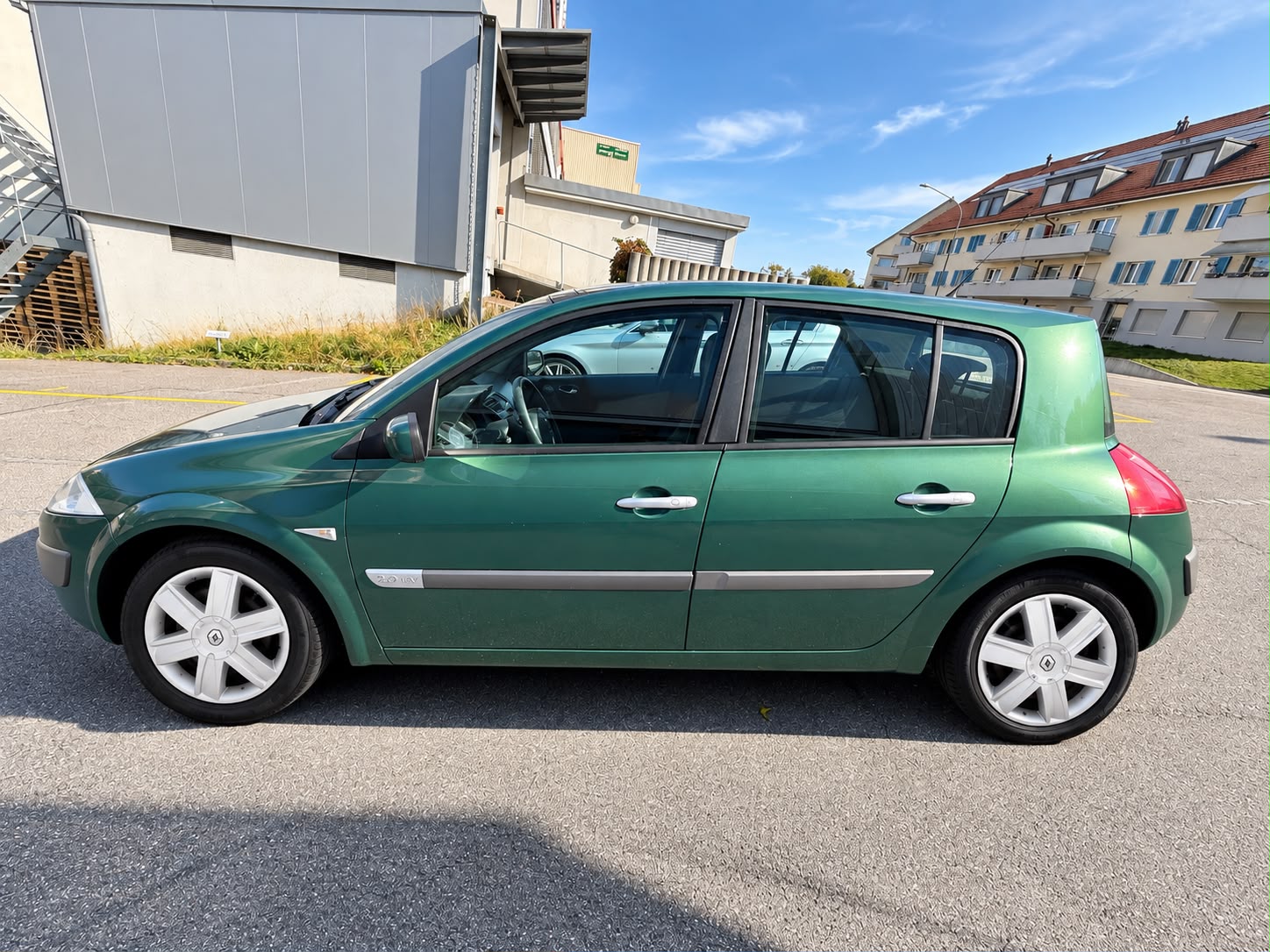 RENAULT Mégane 2.0 16V Dynamique-image-5