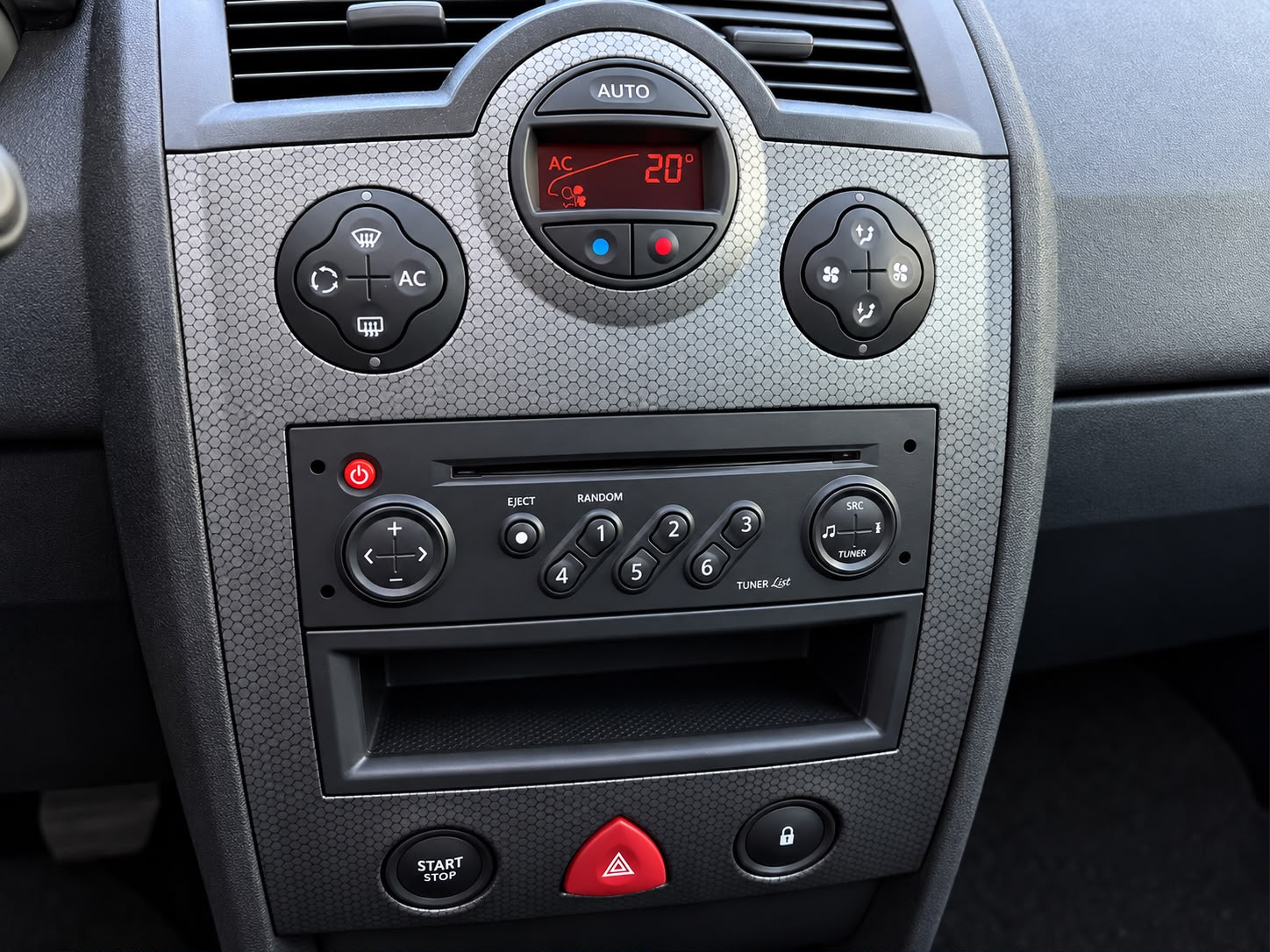 RENAULT Mégane 2.0 16V Dynamique-image-12