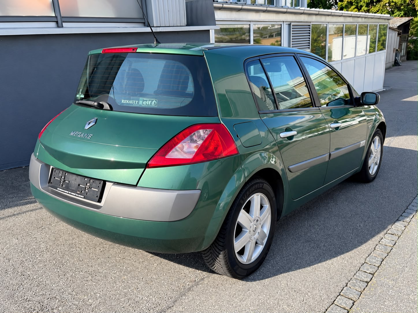 RENAULT Mégane 2.0 16V Dynamique-image-2